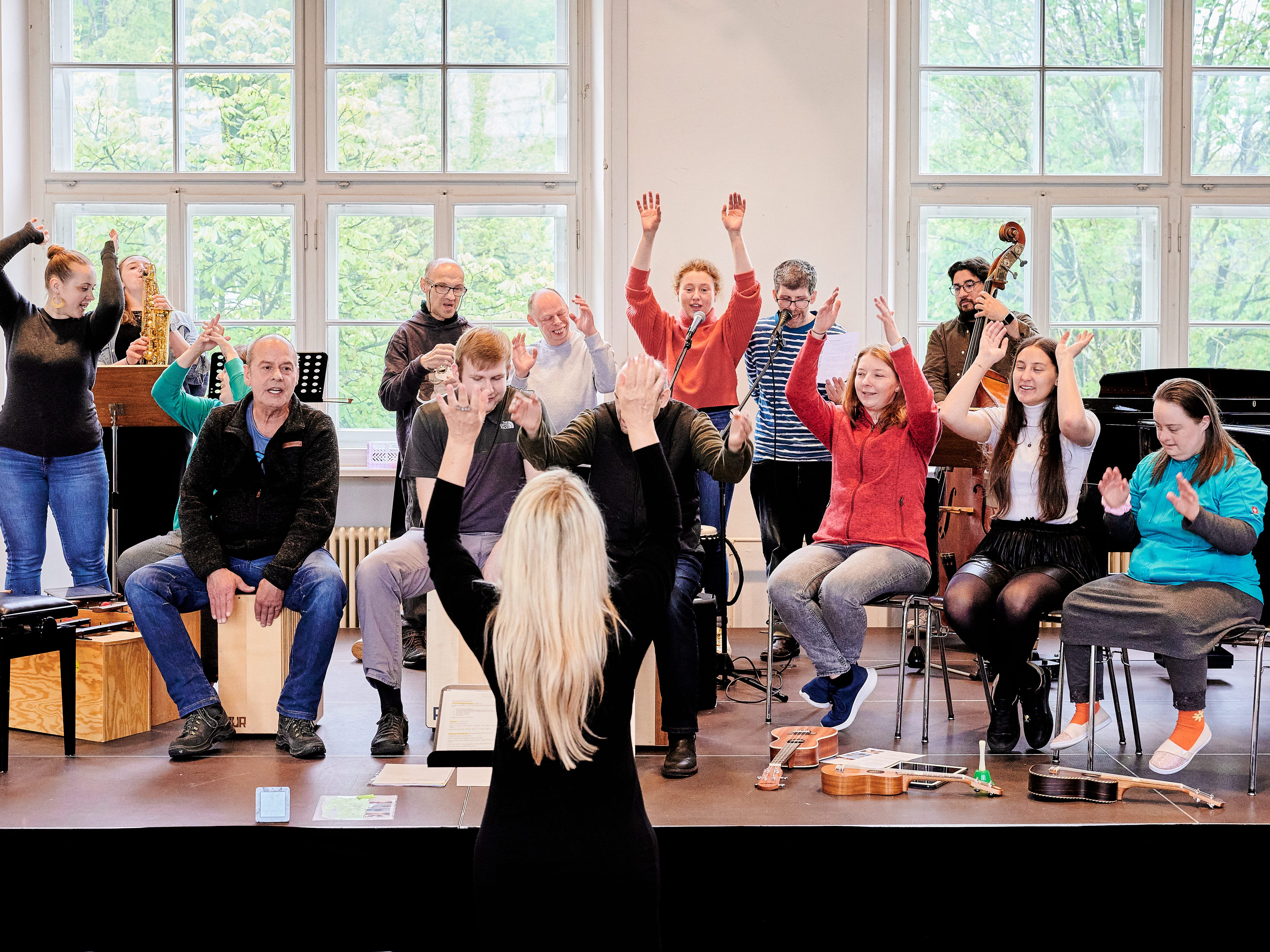 „Musik Inklusiv(e)“ heißt es am 4. Juni 2023 bei einem Konzert mit vier Bands.