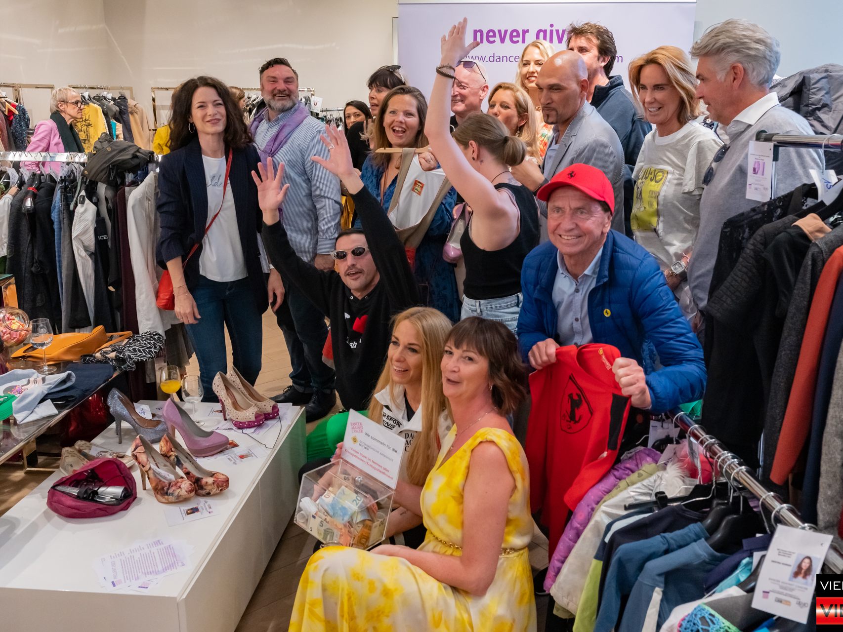 11052023 Dancer Against Cancer - Flohmarkt mit Prominenten Spenden