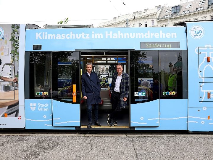 In Wien sind ab sofort zwei "Wiener-Wasser-Straßenbahnen" unterwegs. In Wien sind ab sofort zwei "Wiener-Wasser-Straßenbahnen" unterwegs.