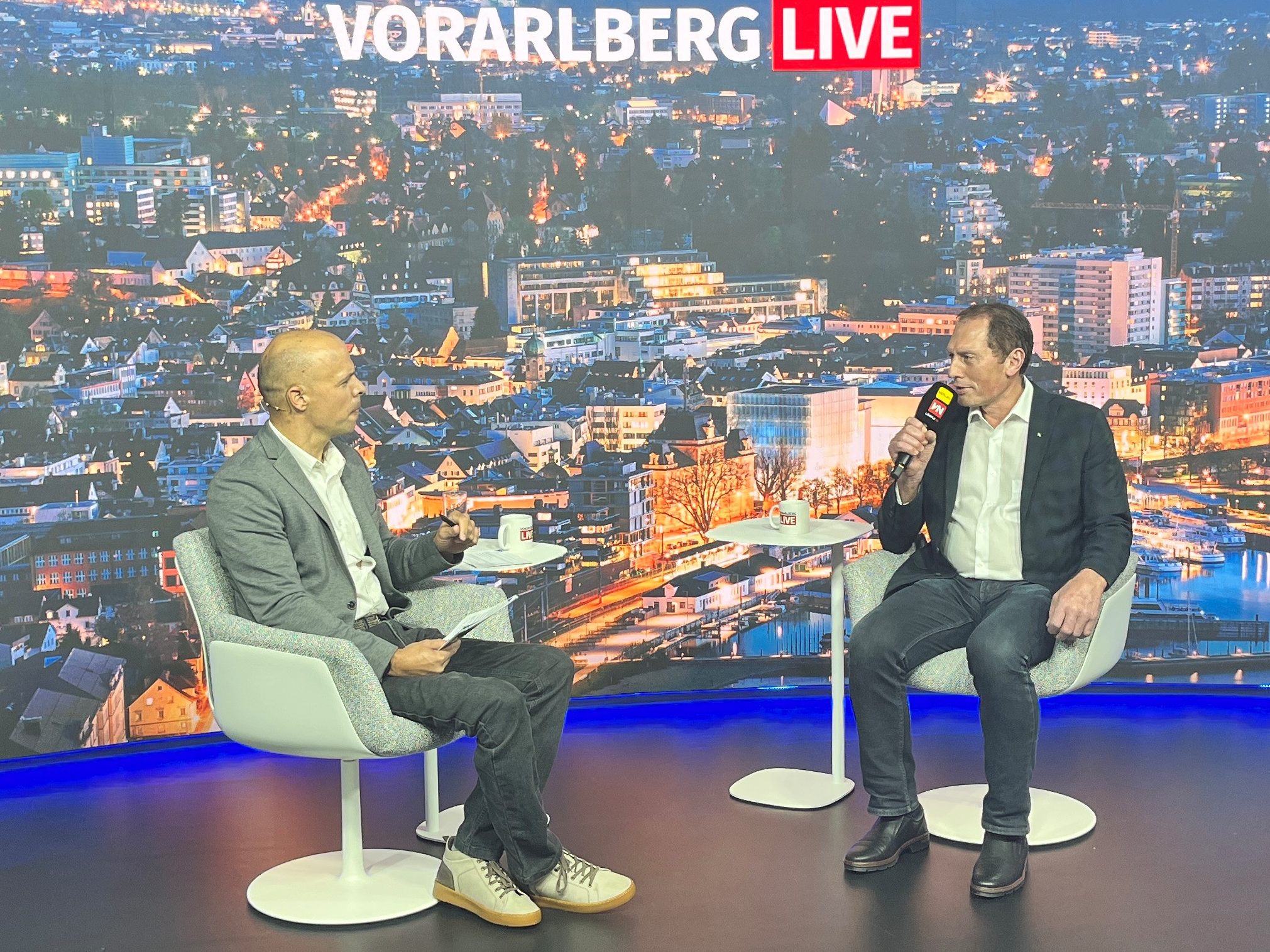 "Mit ständig höheren Anforderungen und Auflagen für die Produktion steigt auch der Preis automatisch." "Mit ständig höheren Anforderungen und Auflagen für die Produktion steigt auch der Preis automatisch."