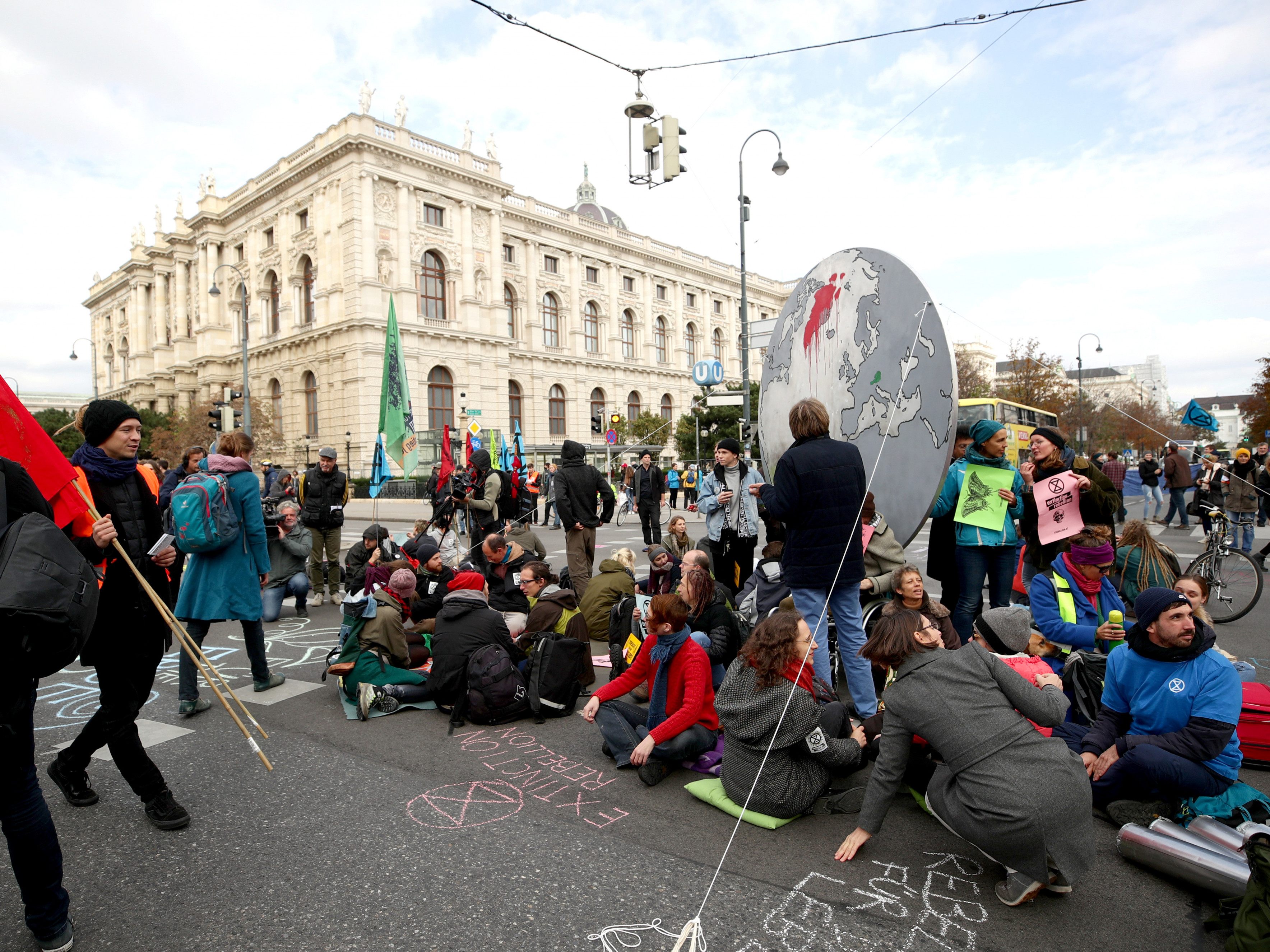 Bei einer Demo in Wien kam es zu dem Vorfall. Bei einer Demo in Wien kam es zu dem Vorfall.