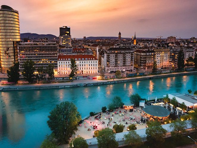 Silent Cinema Open Air Kino Tour kommt wieder in die Strandbar Herrmann in Wien.