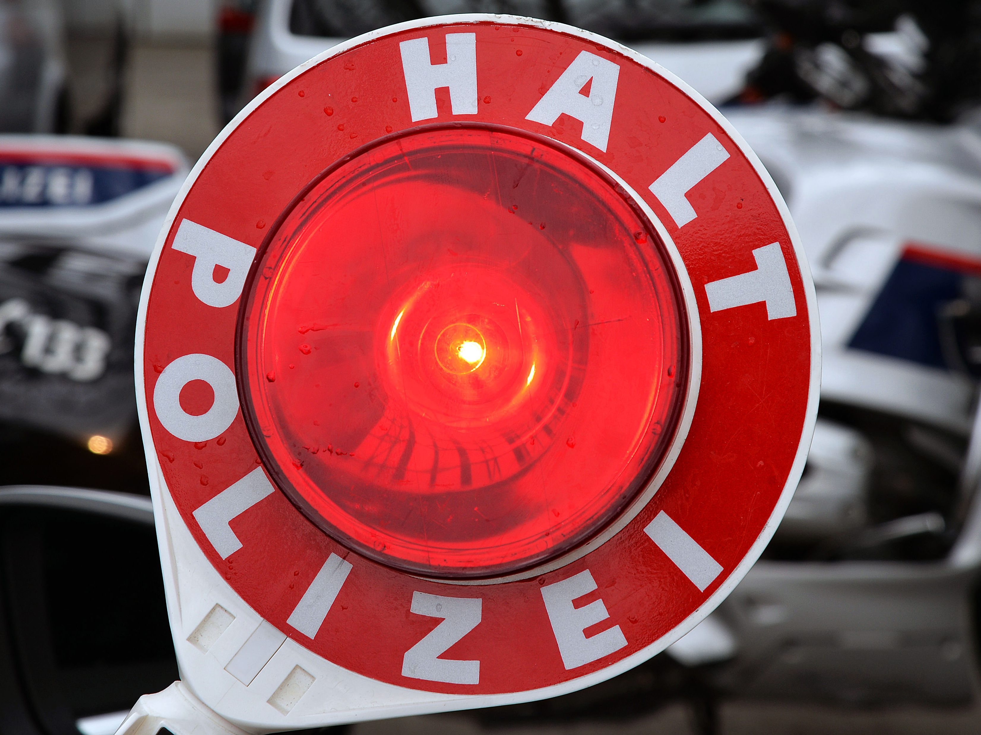 Die Wiener Polizei verhaftete einen PKW-Lenker.