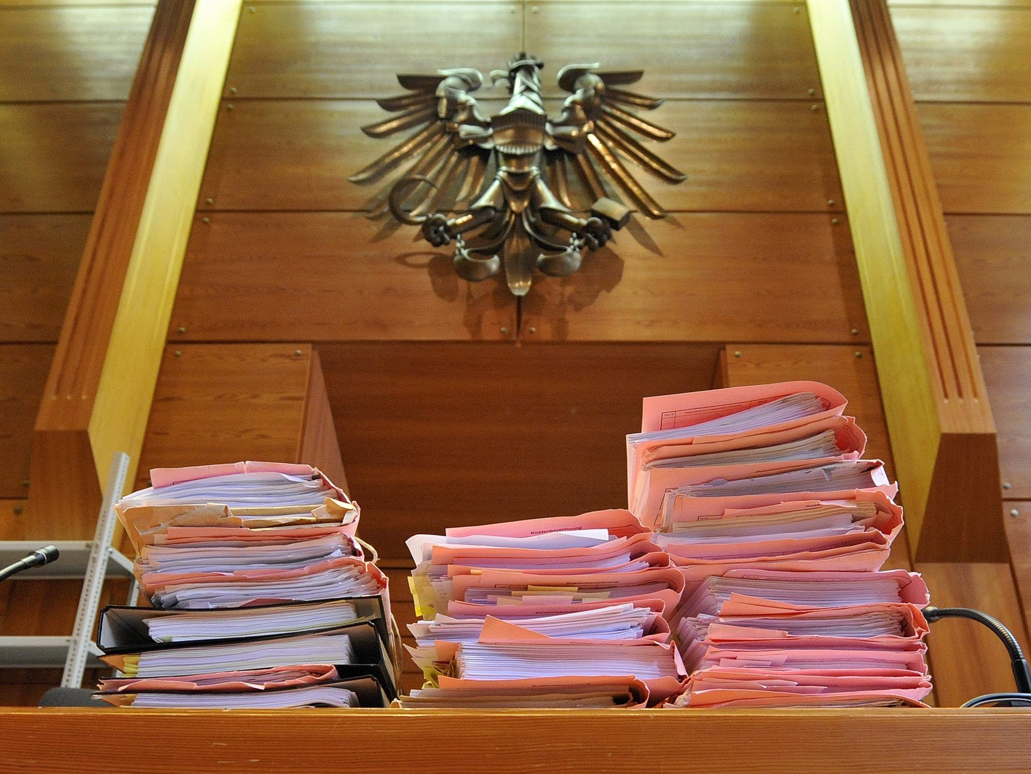 Ein Wiener Spitalsarzt muss sich wegen fahrlässiger Tötung vor Gericht verantworten. Ein Wiener Spitalsarzt muss sich wegen fahrlässiger Tötung vor Gericht verantworten.