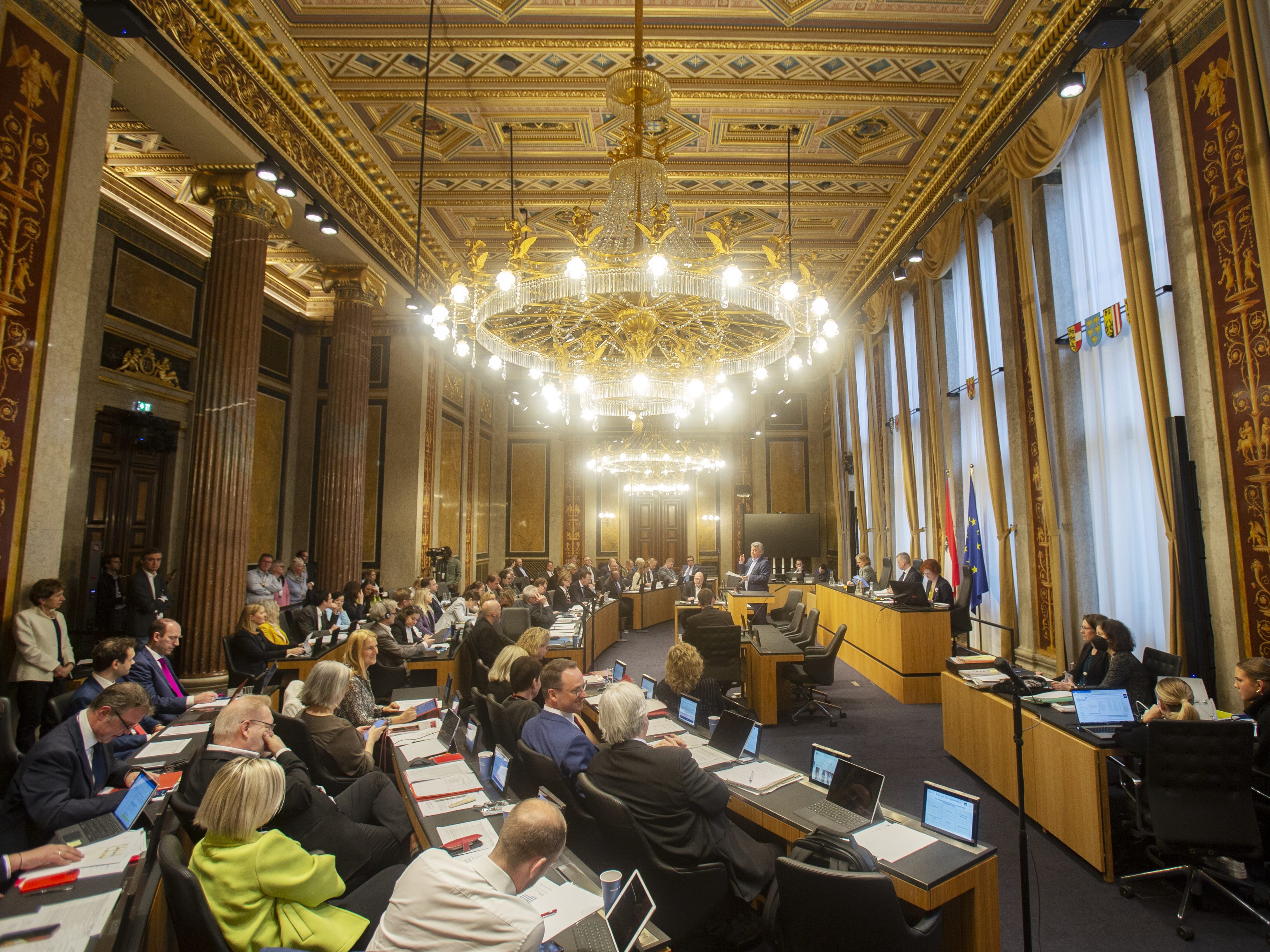 Der Bundesrat wird verkleinert. Der Bundesrat wird verkleinert.