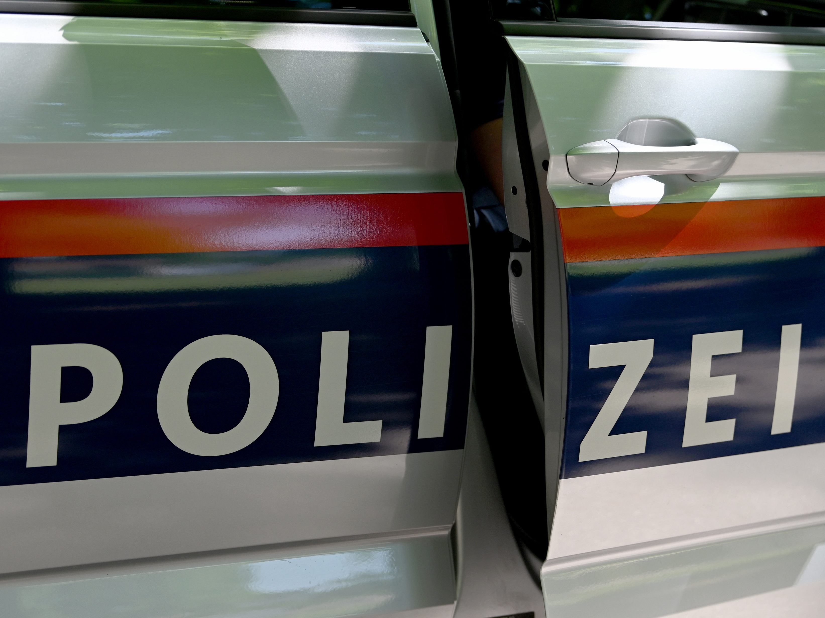 Die Polizei wurde wegen eines Parkplatzstreits alarmiert. Die Polizei wurde wegen eines Parkplatzstreits alarmiert.
