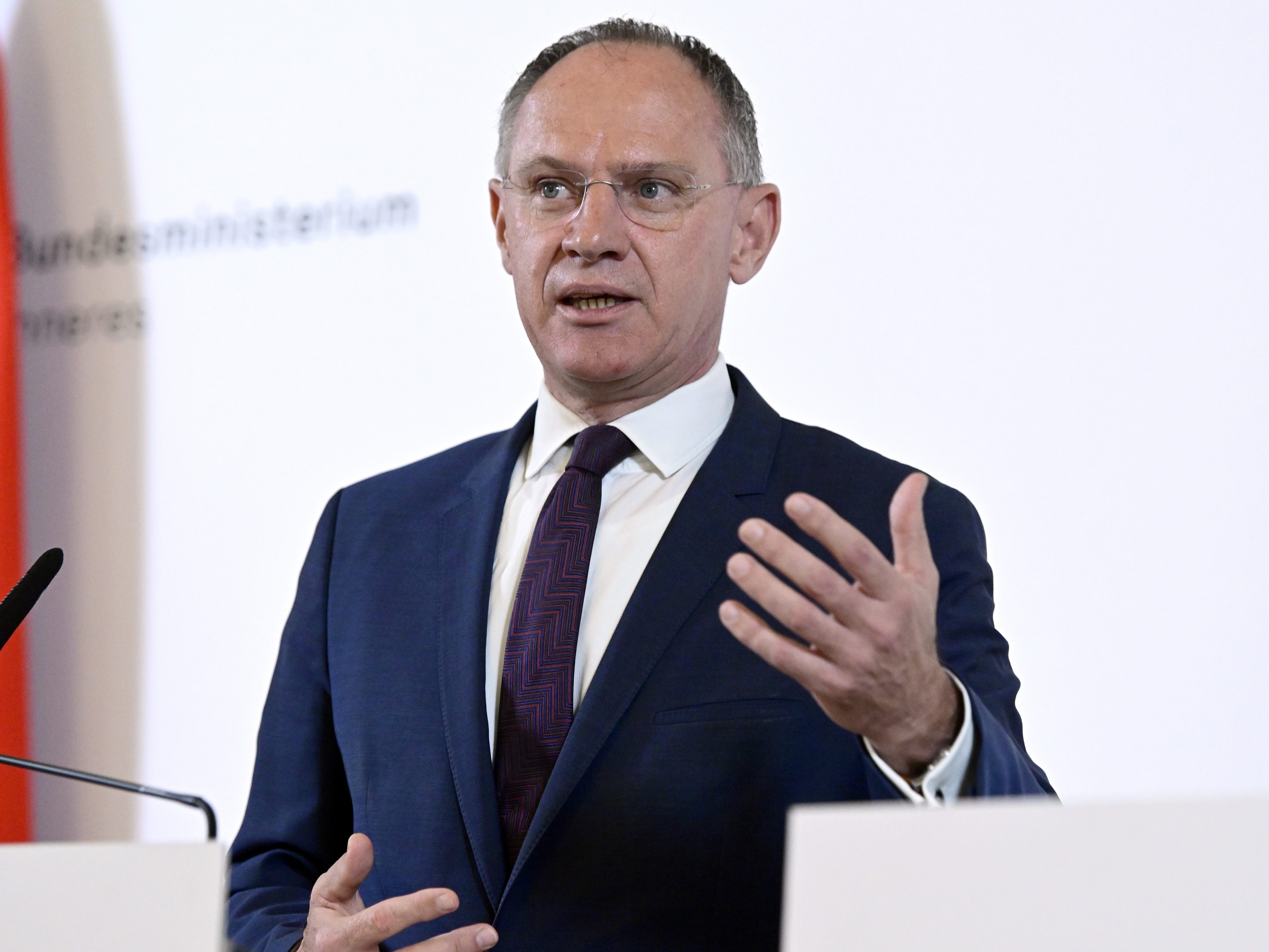 Unter der Leitung von Österreich gelang ein Schlag gegen den international tätigen Menschenhandel. Unter der Leitung von Österreich gelang ein Schlag gegen den international tätigen Menschenhandel.
