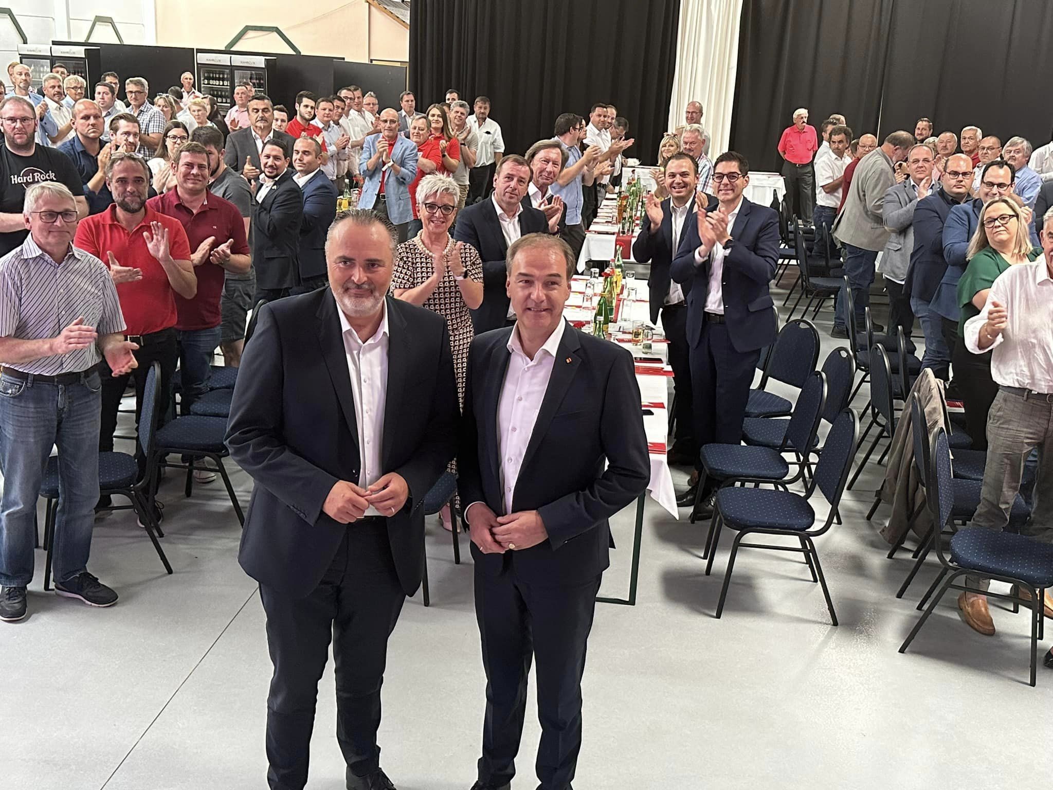 Doskozil und Schneemann bilden eine Doppelspitze im Bezirk Oberwart. Doskozil und Schneemann bilden eine Doppelspitze im Bezirk Oberwart.