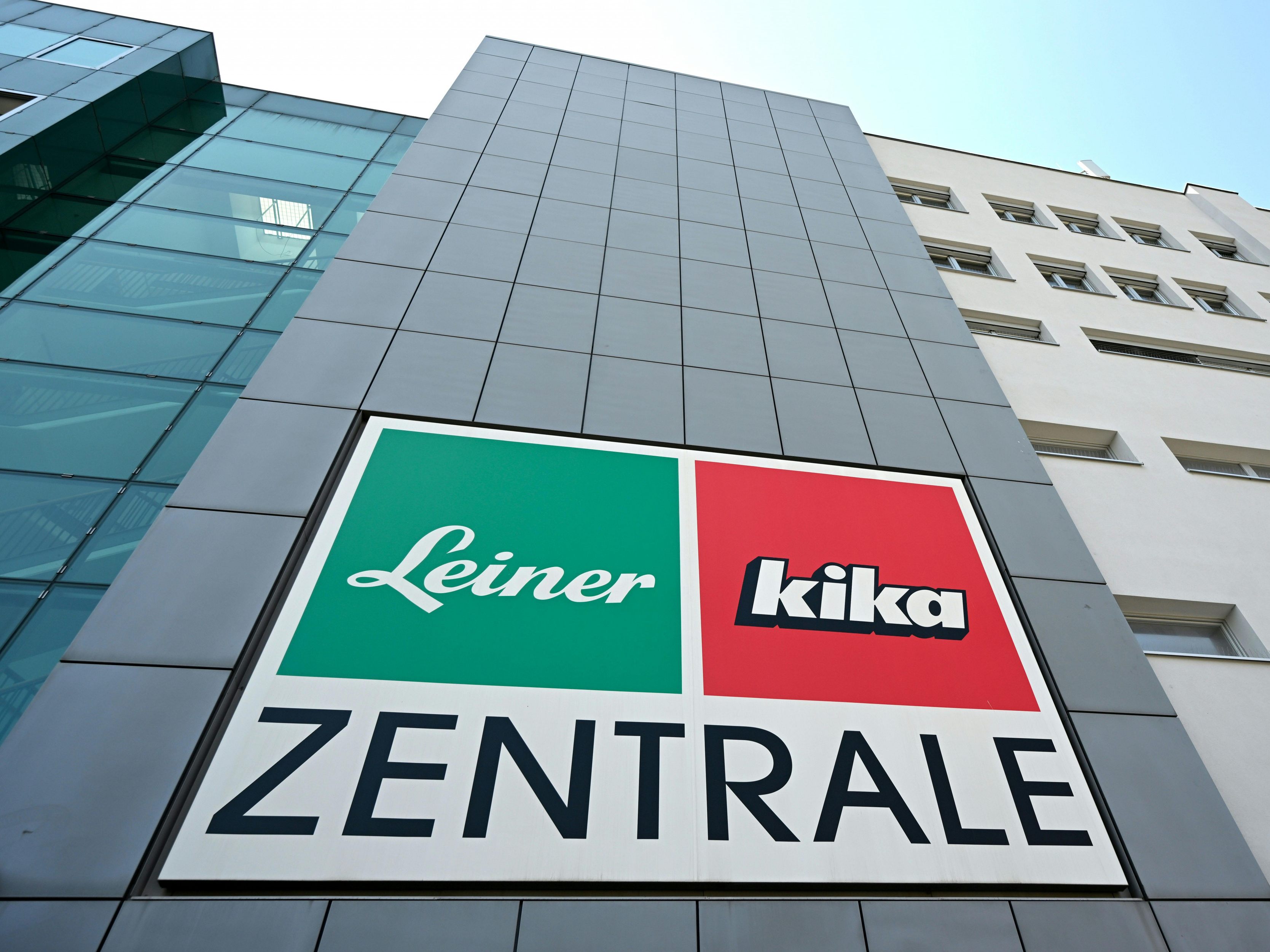 Über 3.000 Beschäftigte fordern von Kika/Leiner ihre Löhne ein.