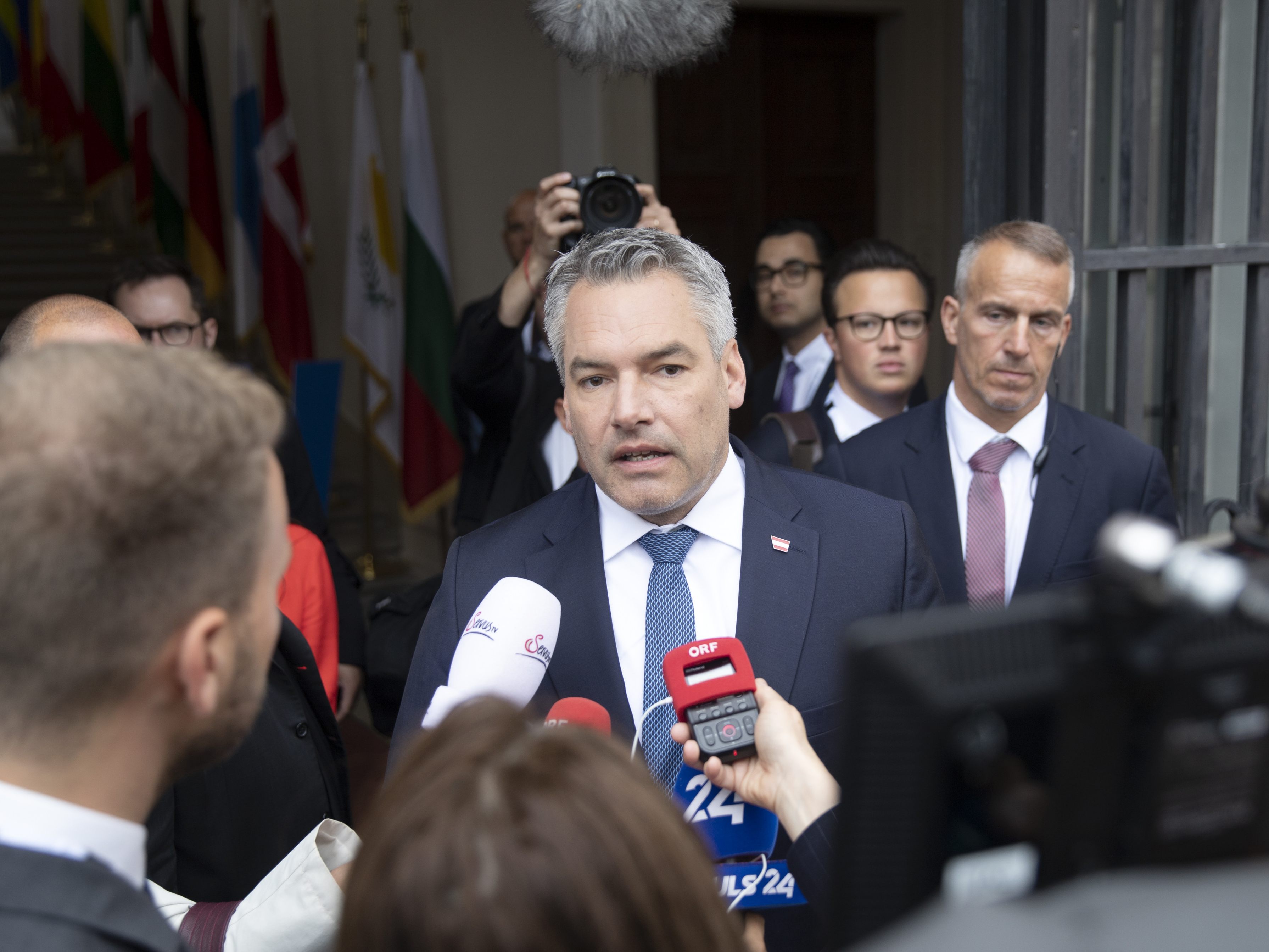 Bundeskanzler Nehammer (ÖVP) zeigte sich angesichts des Machtkampfes in Russland besorgt.