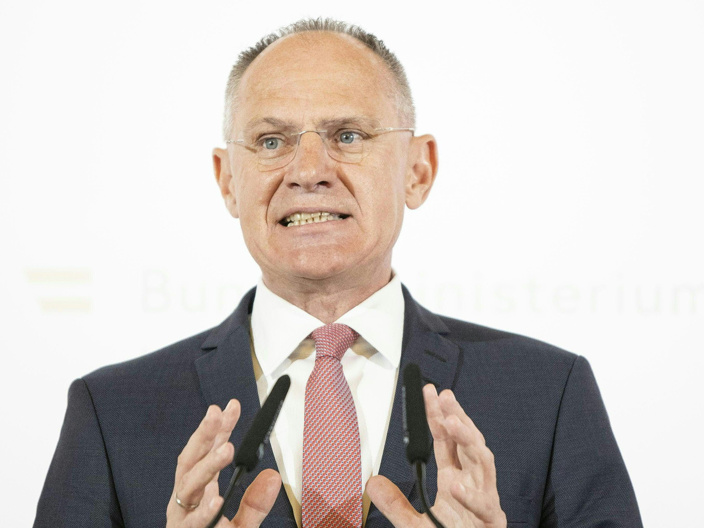 Innenminister Karner vertritt Österreich beim EU-Innenminister-Treffen. Innenminister Karner vertritt Österreich beim EU-Innenminister-Treffen.
