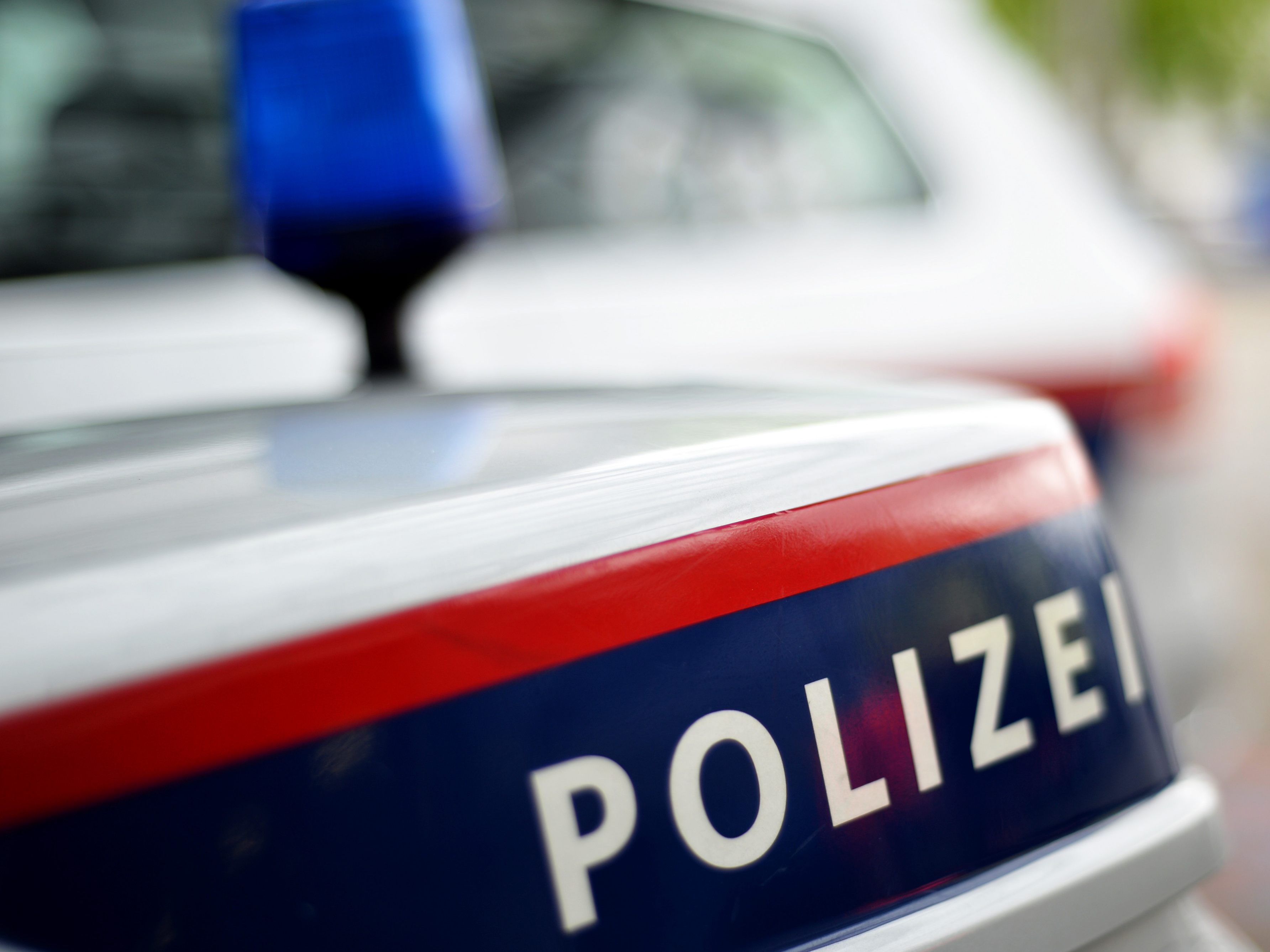Vier Jugendliche wurden nach einem Einbruch geschnappt. Vier Jugendliche wurden nach einem Einbruch geschnappt.