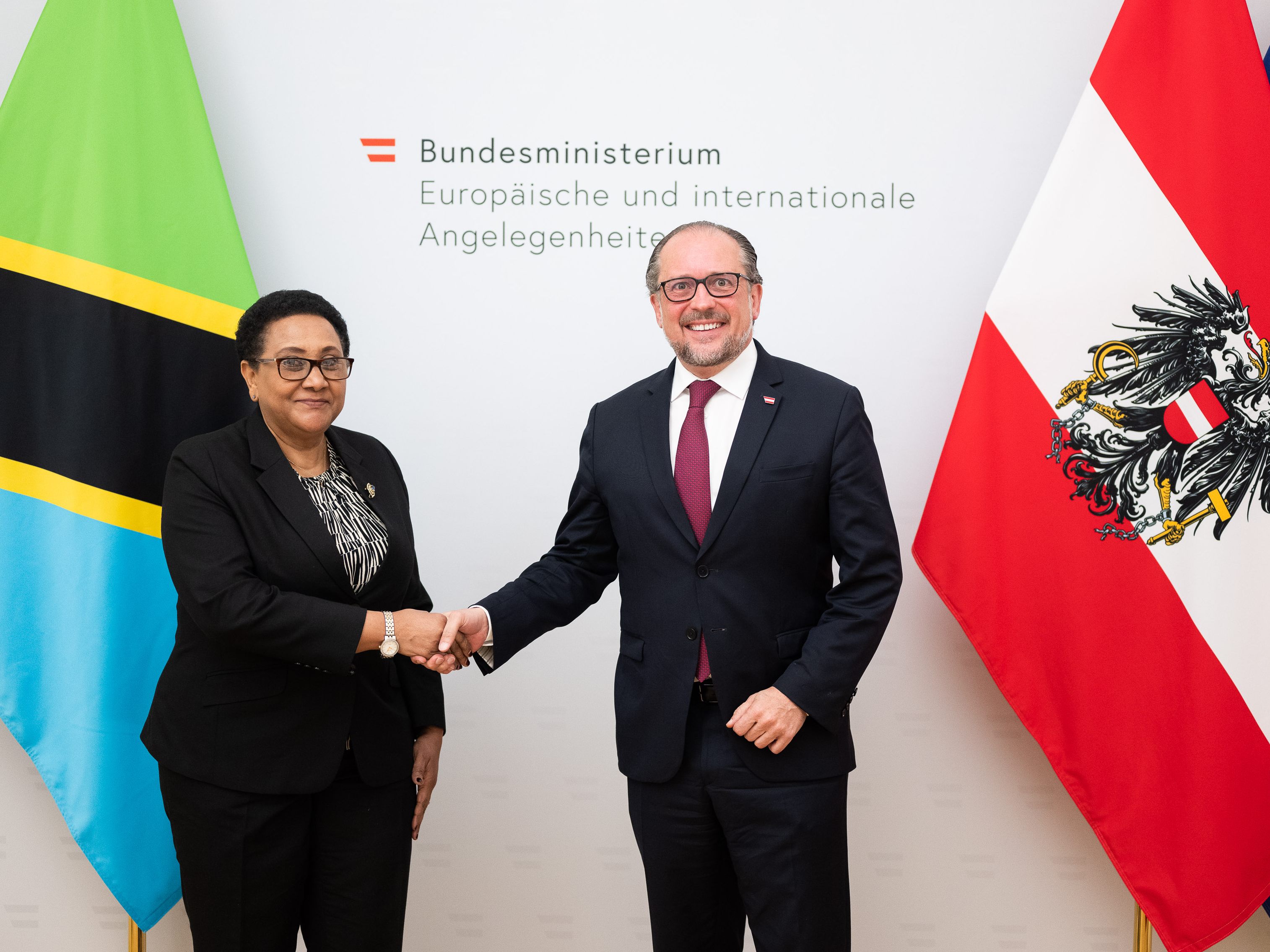 Schallenberg empfängt Außenministerin Stergomena Tax.