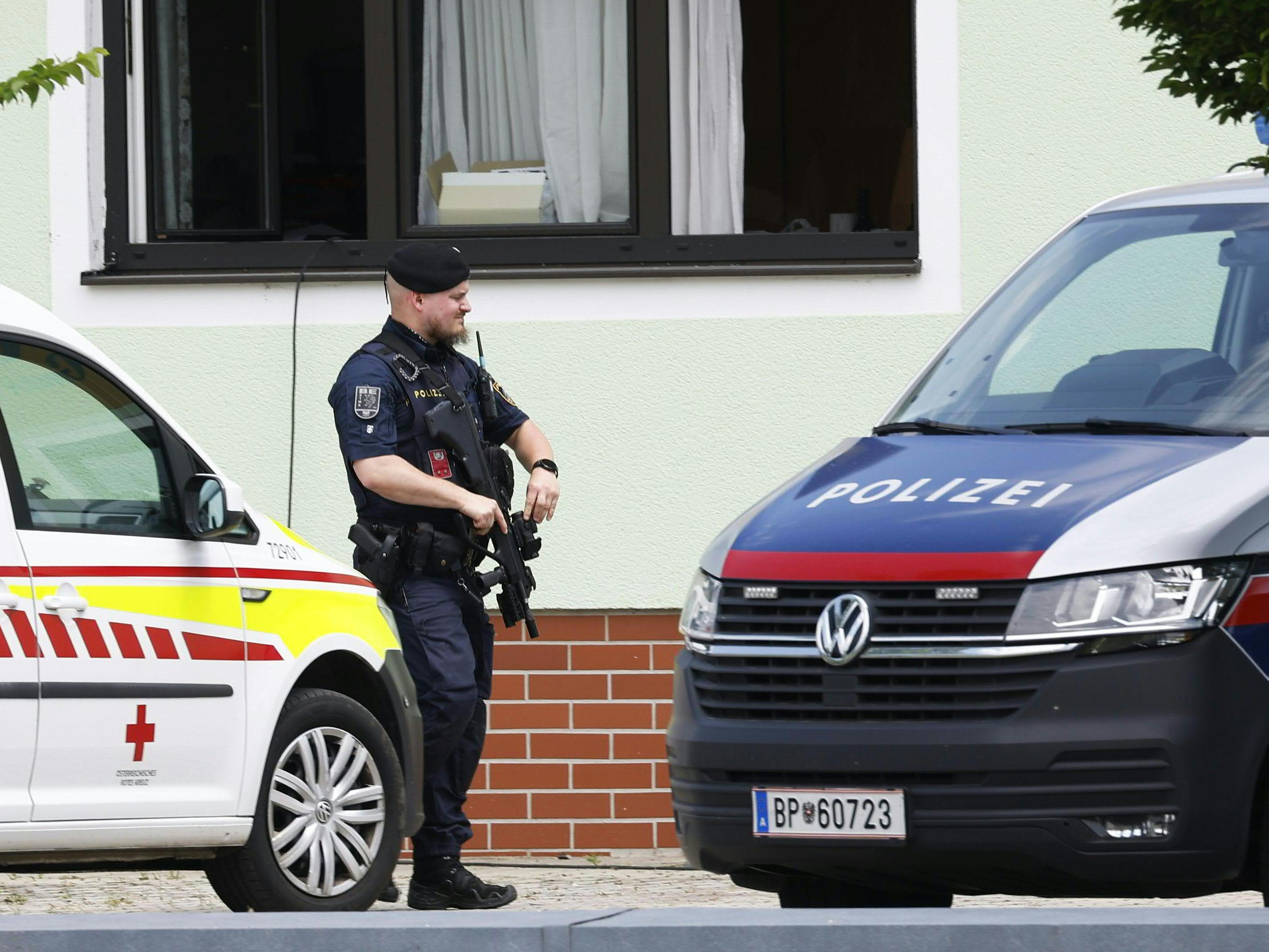 Nach mehreren Schüssen in der Steiermark ist eine Person tot.