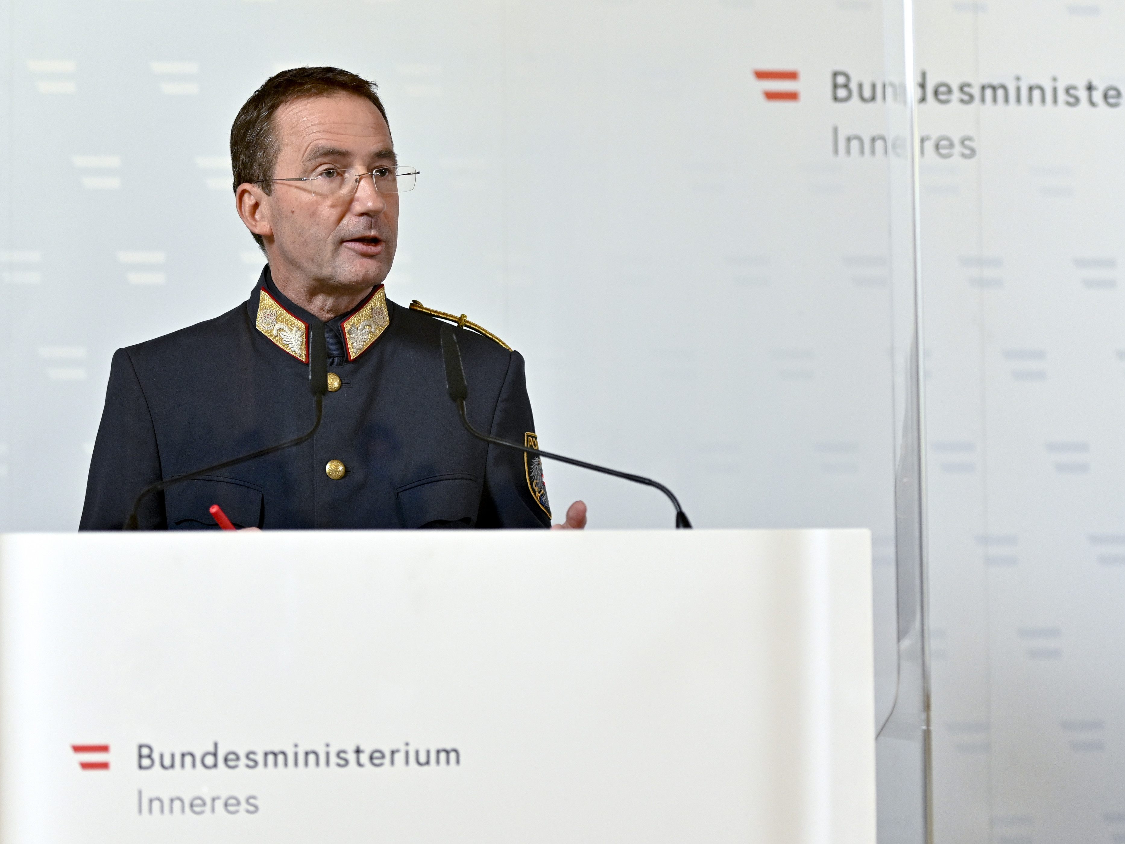 Livestream zur Terrorgefahr in Wien. Livestream zur Terrorgefahr in Wien.