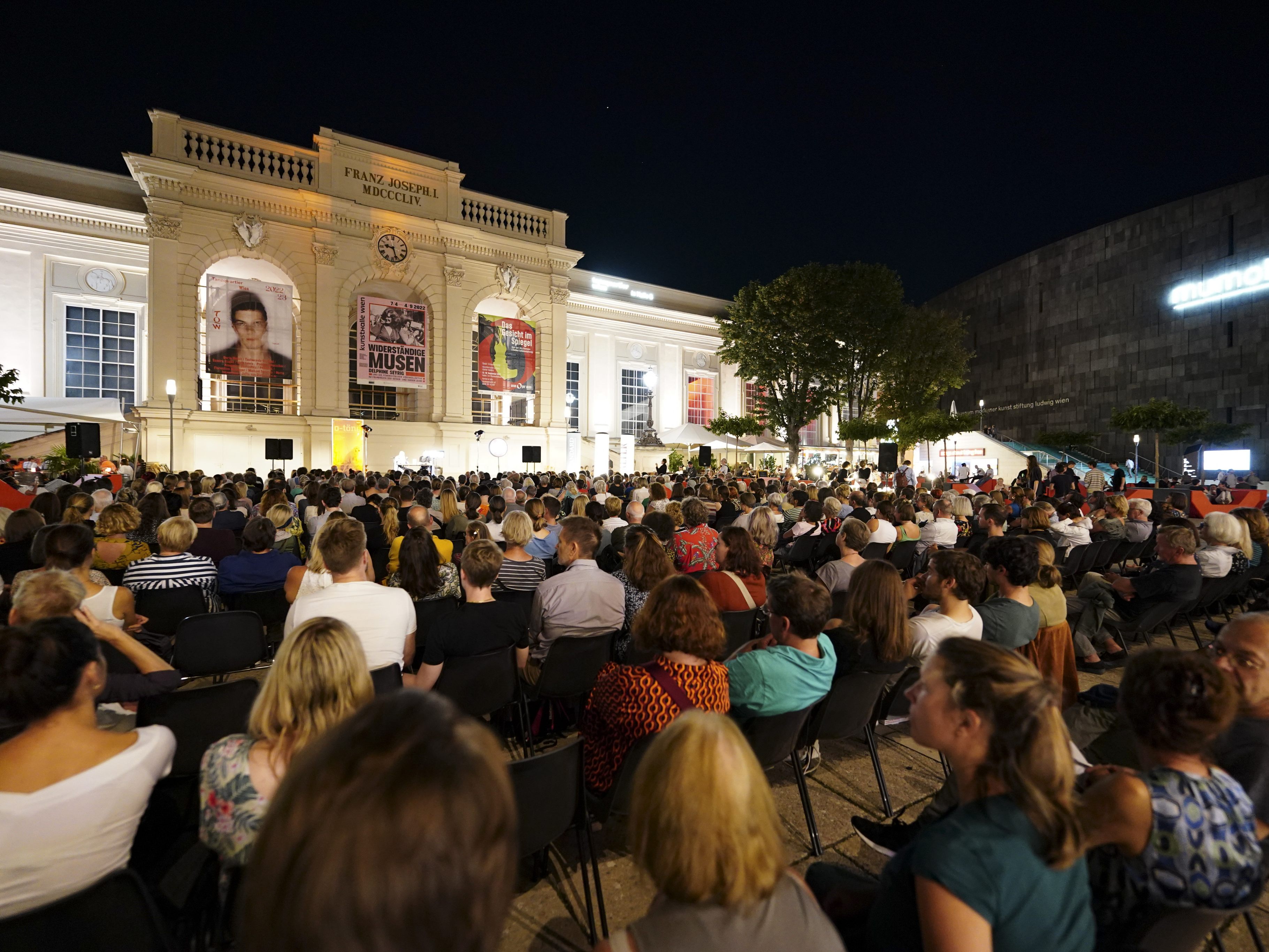 Das Festival findet bei freiem Eintritt vom 13. Juli bis 31. August statt. Das Festival findet bei freiem Eintritt vom 13. Juli bis 31. August statt.