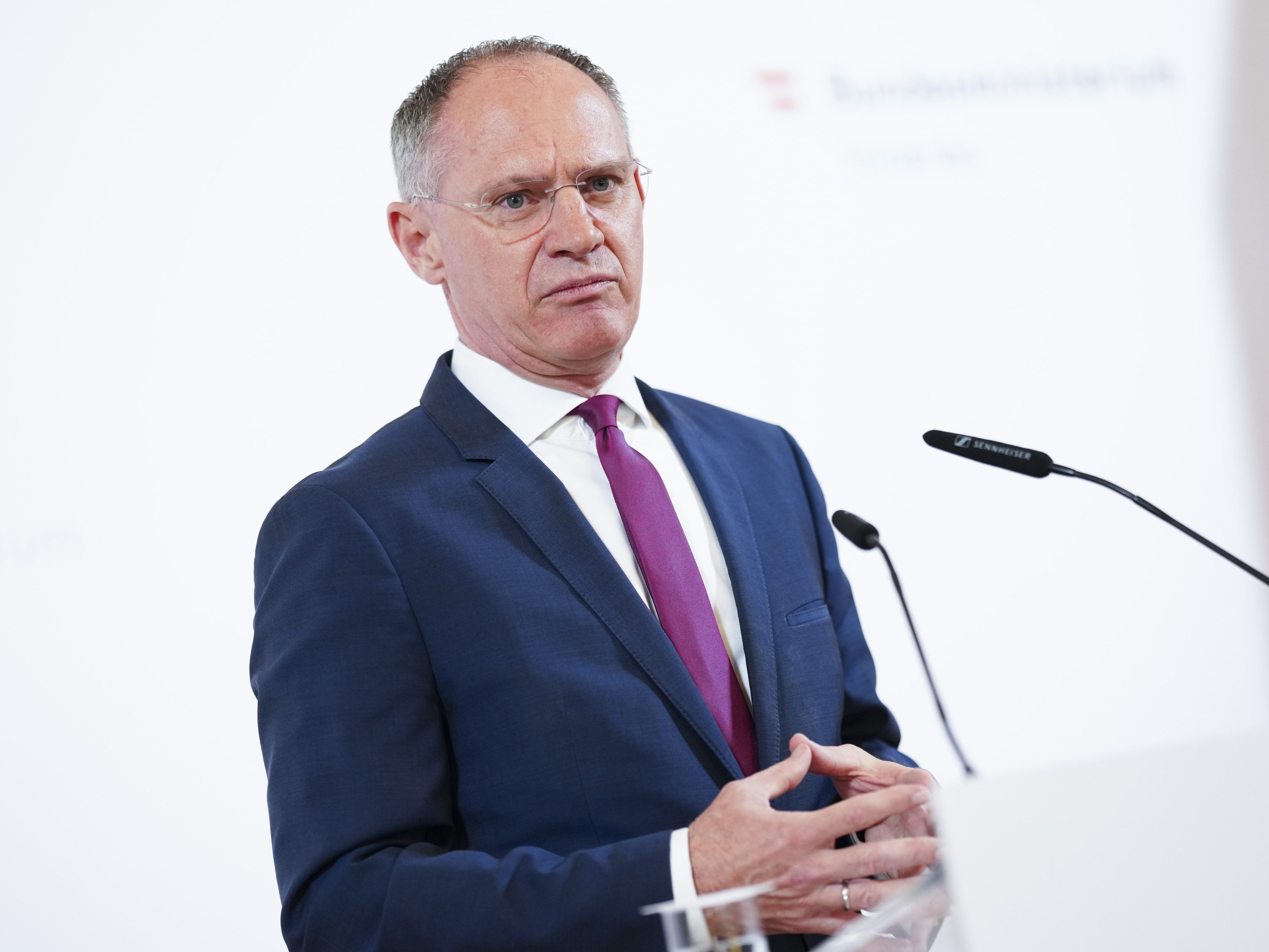 Appell anlässlich Weltflüchtlingstag an Regierung uns insbesondere Karner.