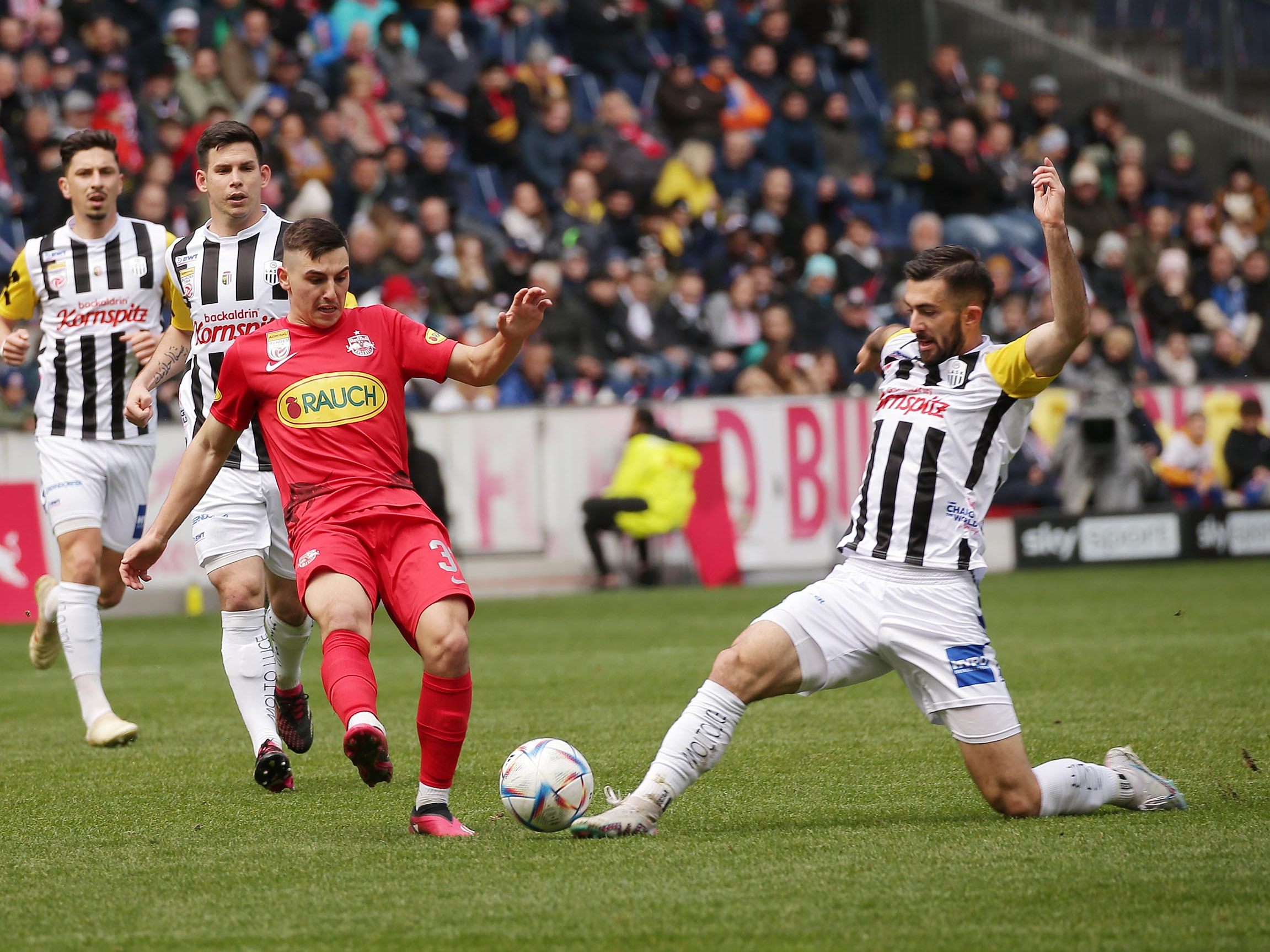 LASK-Spieler Marvin Potzmann wurde von der Wiener Austria unter Vertrag genommen. LASK-Spieler Marvin Potzmann wurde von der Wiener Austria unter Vertrag genommen.