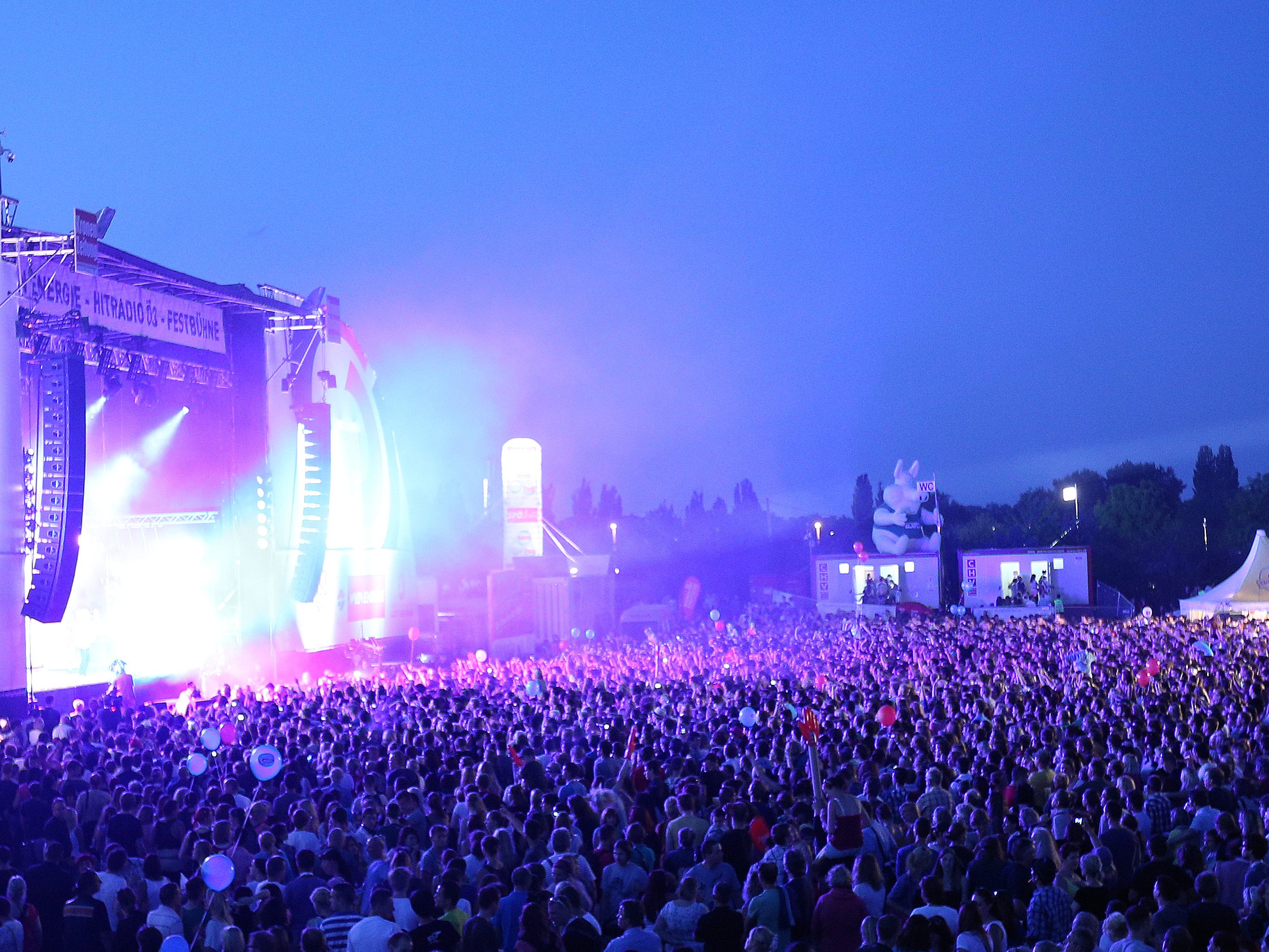 Das ist das Programm auf der 88.6 Rock-Bühne beim Wiener Donauinselfest 2023. Das ist das Programm auf der 88.6 Rock-Bühne beim Wiener Donauinselfest 2023.
