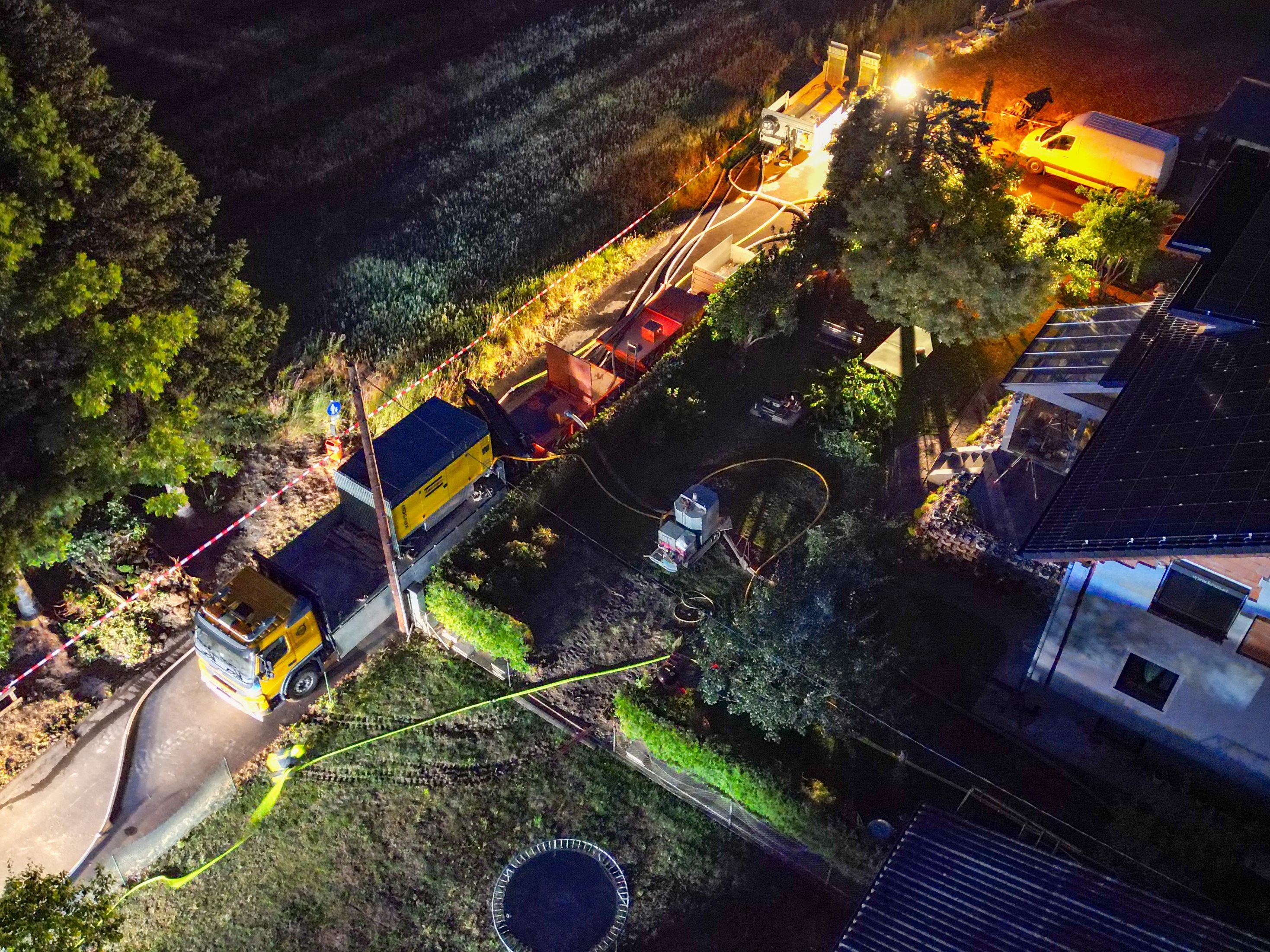 Nach der Gasexplosion in einer Wohnsiedlung in Ansfelden am Dienstag kann nun ein Großteil der Bewohner zurück ihn ihre Häuser.