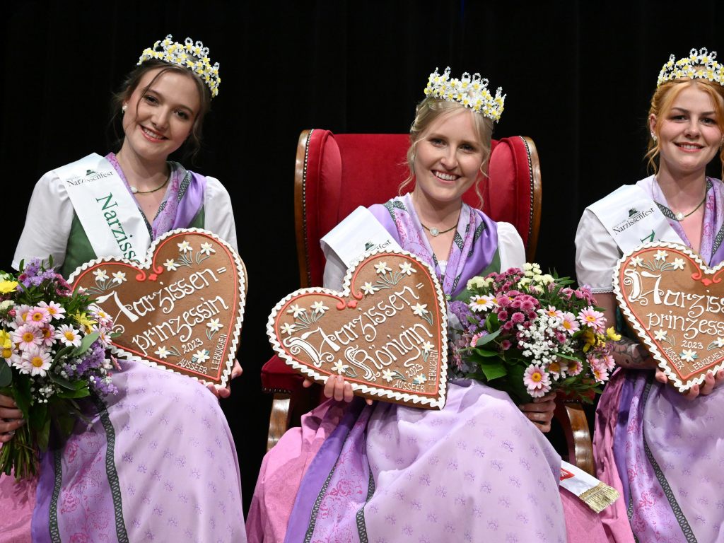  Starkregen in Bad Aussee gefährdete Narzissenfest nicht - Österreich Bildidee 