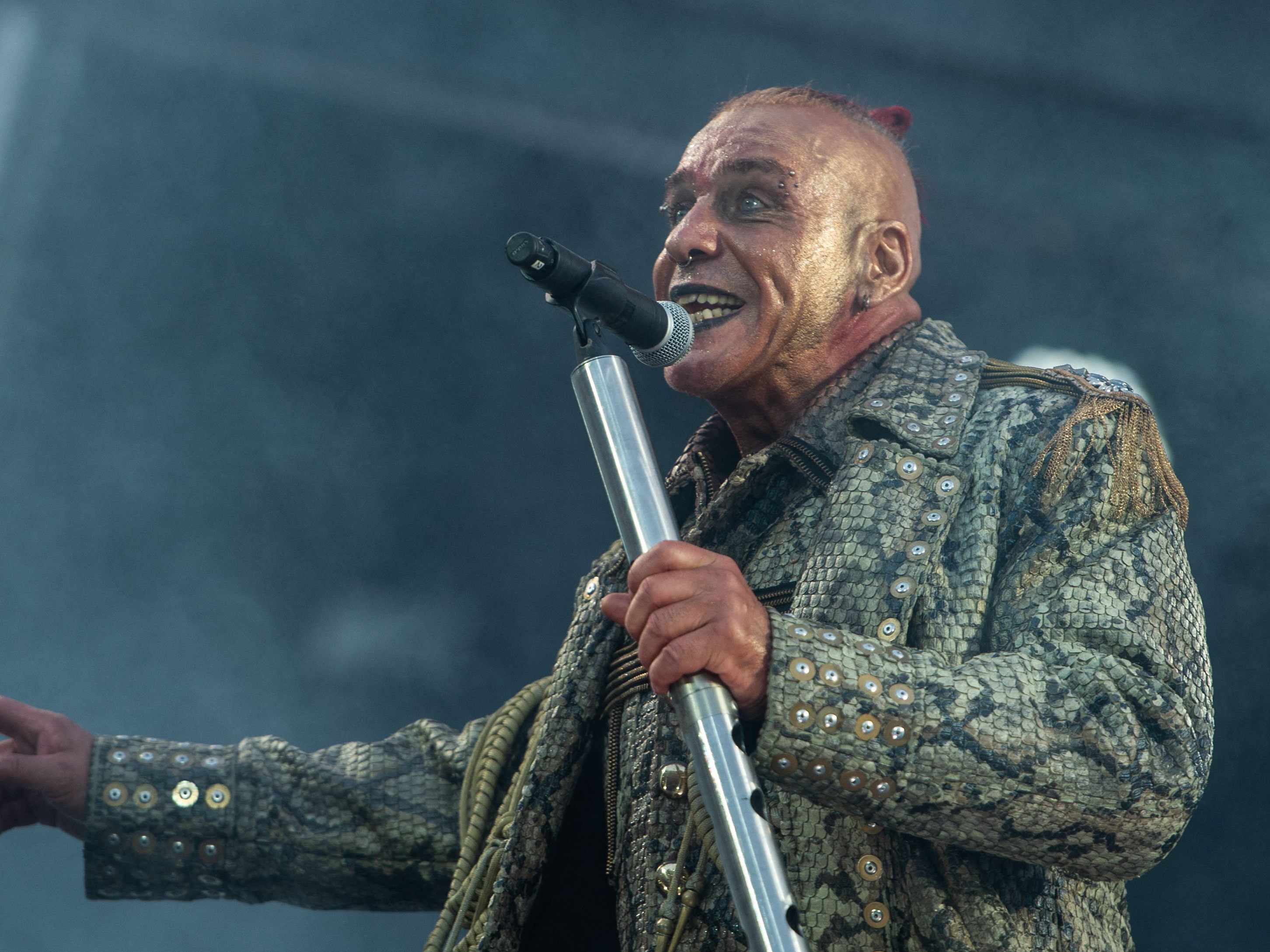 Nach den Vorwürfen stand Rammstein am Mittwochabend in München auf der Bühne. Nach den Vorwürfen stand Rammstein am Mittwochabend in München auf der Bühne.