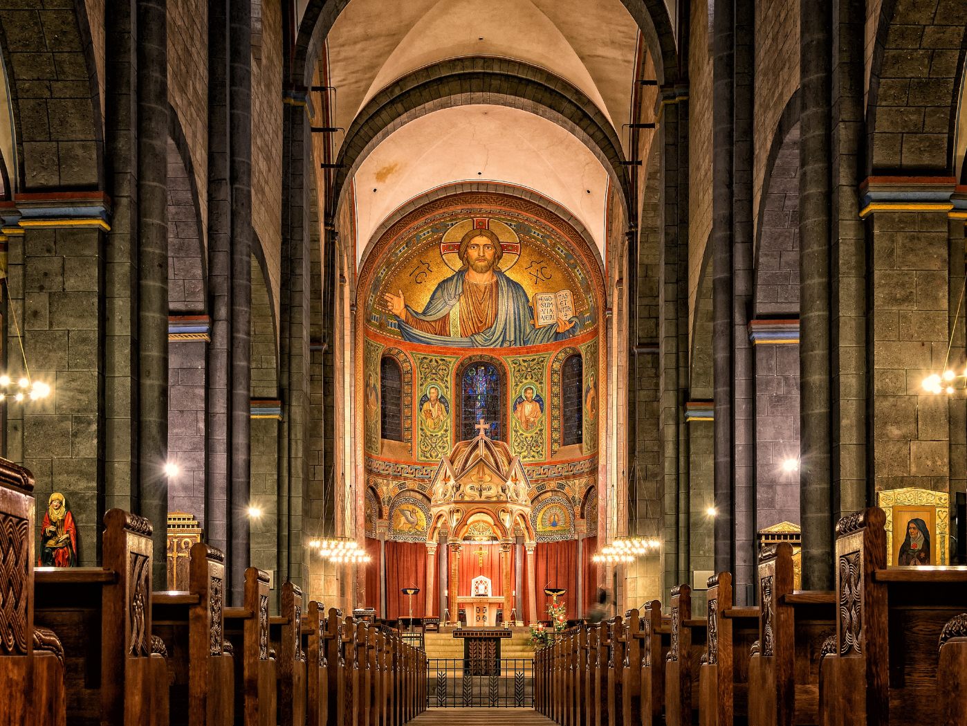 Viele Besucher bei der langen Nacht der Kirchen. Viele Besucher bei der langen Nacht der Kirchen.
