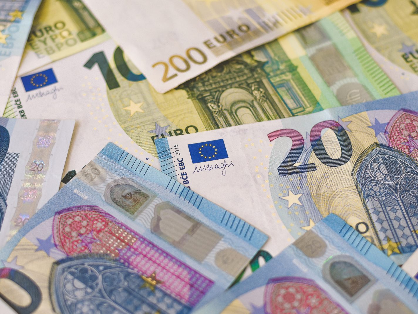Die negativen Effekte auf das BIP durch Arbeitszeitverkürzung sind gering. Die negativen Effekte auf das BIP durch Arbeitszeitverkürzung sind gering.