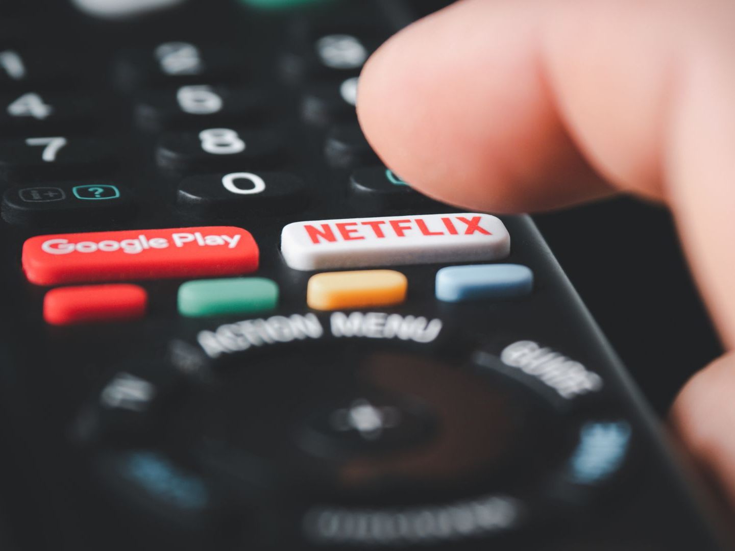 Steht das werbefreie Basis-Abo bei Netflix vor dem Aus?