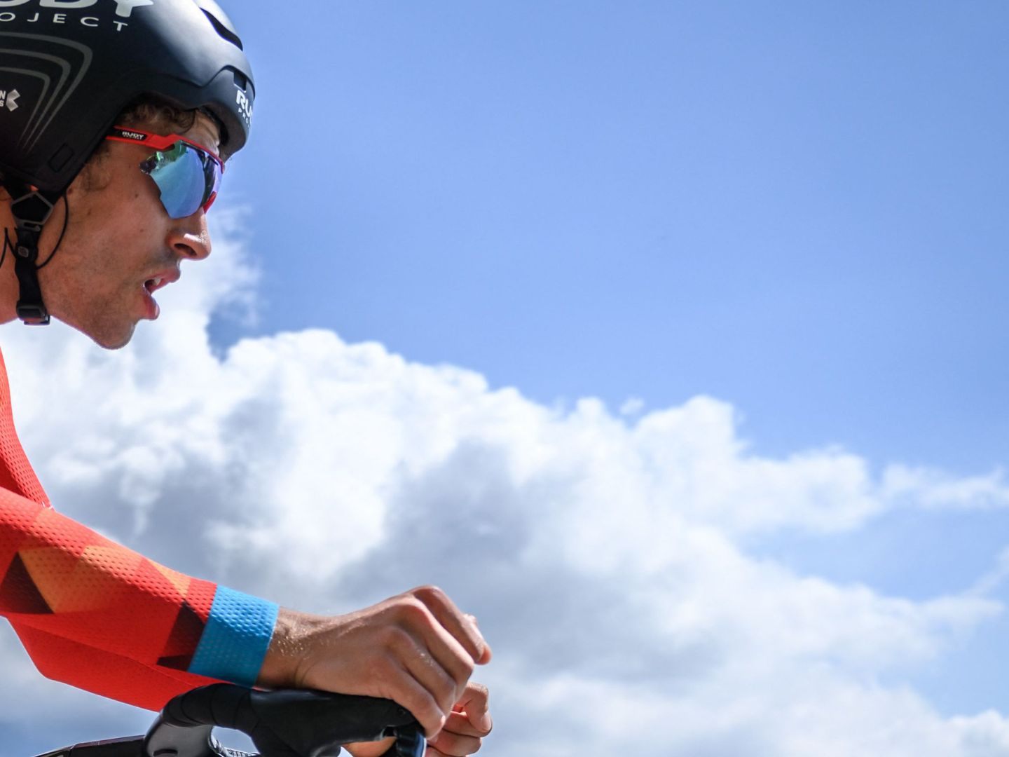 Gino Mäder - hier im Jahr 2022 - erlag seinen Verletzungen. Er war bei der Tour de Suisse gestürzt. Gino Mäder - hier im Jahr 2022 - erlag seinen Verletzungen. Er war bei der Tour de Suisse gestürzt.