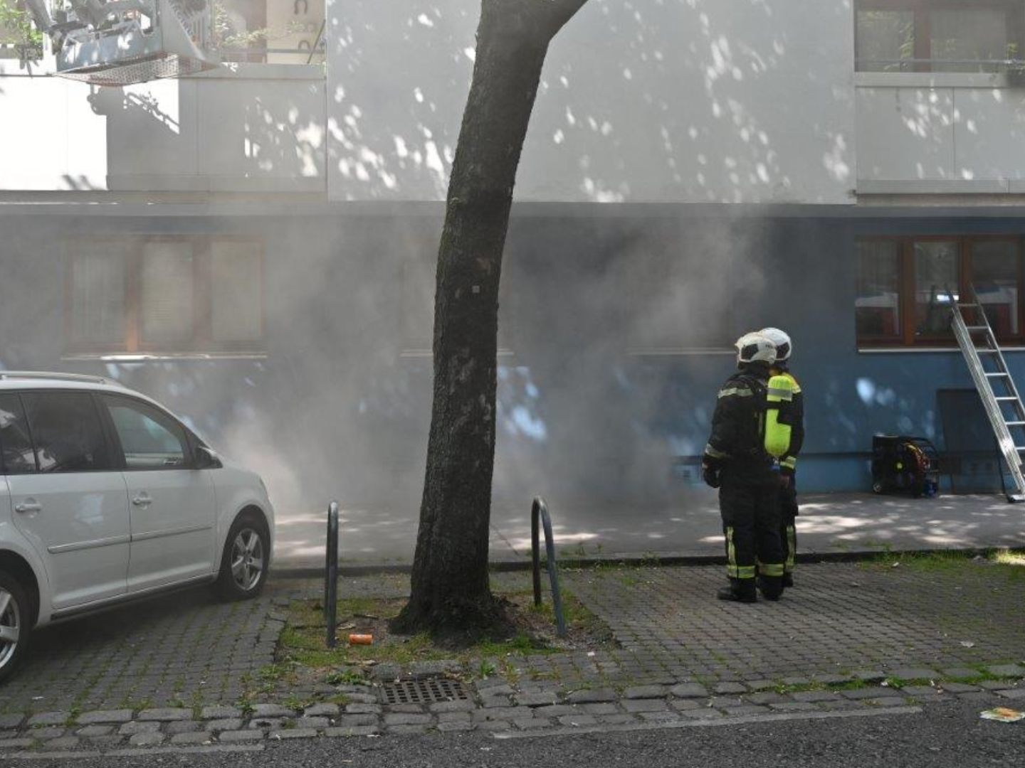 Kellerbrand in Wien-Brigittenau - Mehrere Hausbewohner in Sicherheit gebracht.