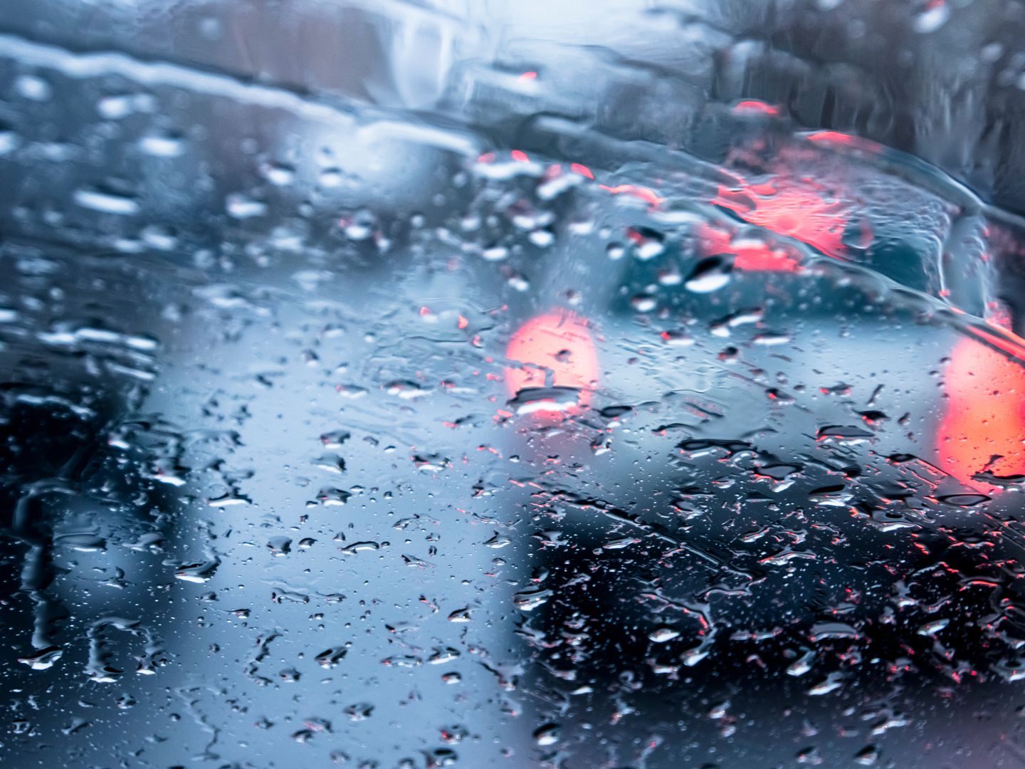 Verkehr in Wien wurde von Wolkenbruch beeinträchtigt.