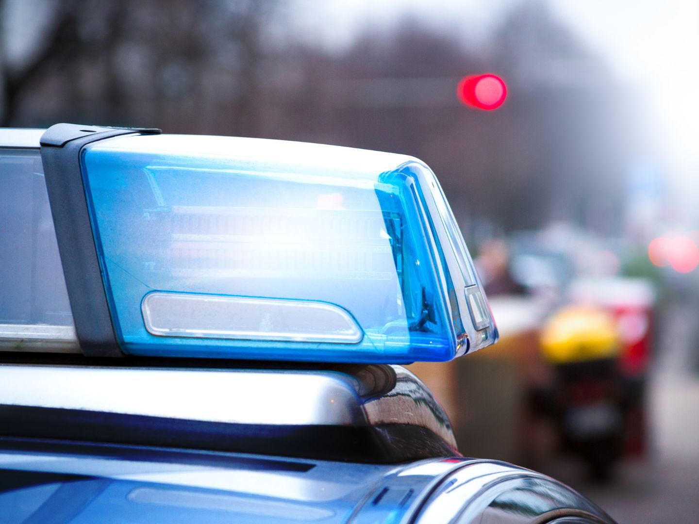 Ein Mann bedrohte zwei junge Frauen in einem Auto in Wien mit dem Messer.