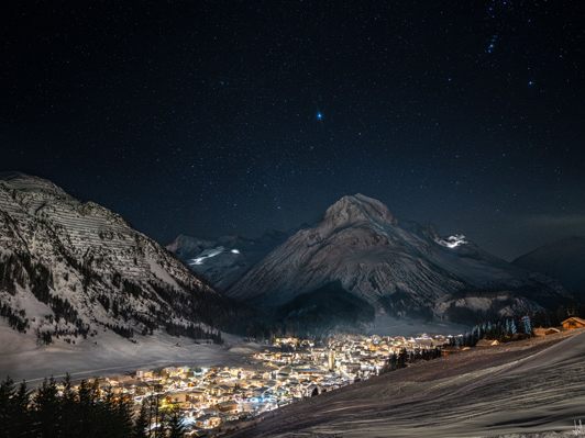 Fotografien, die zum Innehalten und Stauen einladen. „Late night Lech“