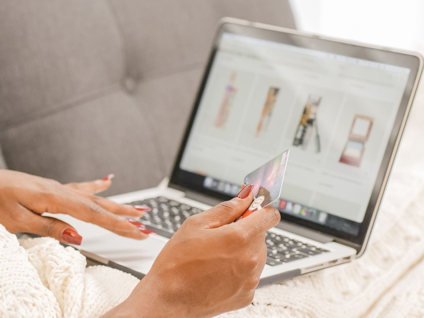 Der Onlinehandel soll nur vorübergehend geschwächelt haben, zeigt eine Studie.