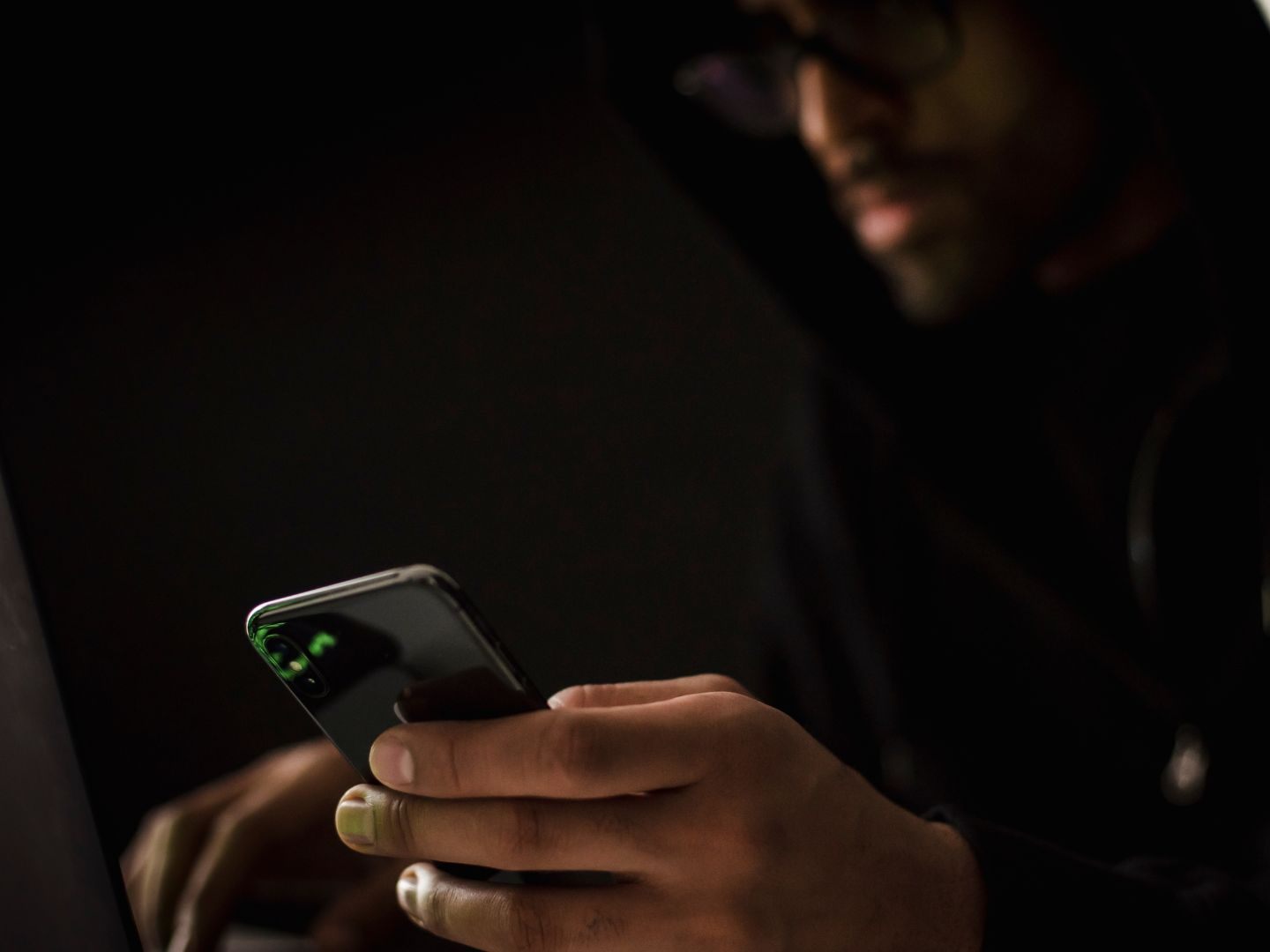 Terrorexperte Stockhammer fordert Zugriffsrechte auf Messenger-Dienste für den Verfassungsschutz.
