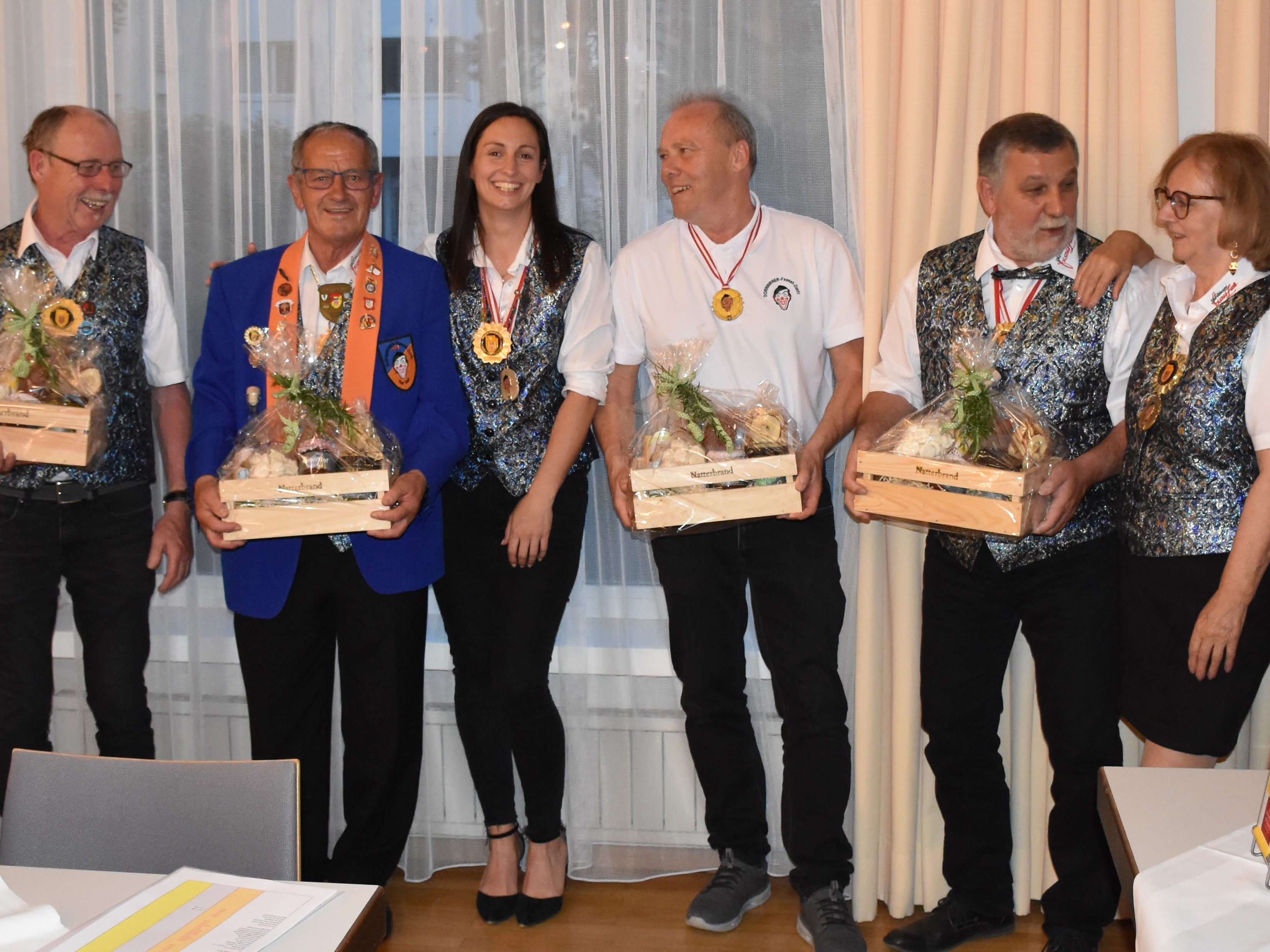 Manfred Sutter, Manfred Schnetzer, Nadine Luger, Hugo Nußbaumer, Titus Wohlgenannt und Dagmar Fenkart-Kaufmann bei der 62. JHV der Fasnatzunft Dornbirn. (v.l.n.r.) Manfred Sutter, Manfred Schnetzer, Nadine Luger, Hugo Nußbaumer, Titus Wohlgenannt und Dagmar Fenkart-Kaufmann bei der 62. JHV der Fasnatzunft Dornbirn. (v.l.n.r.)