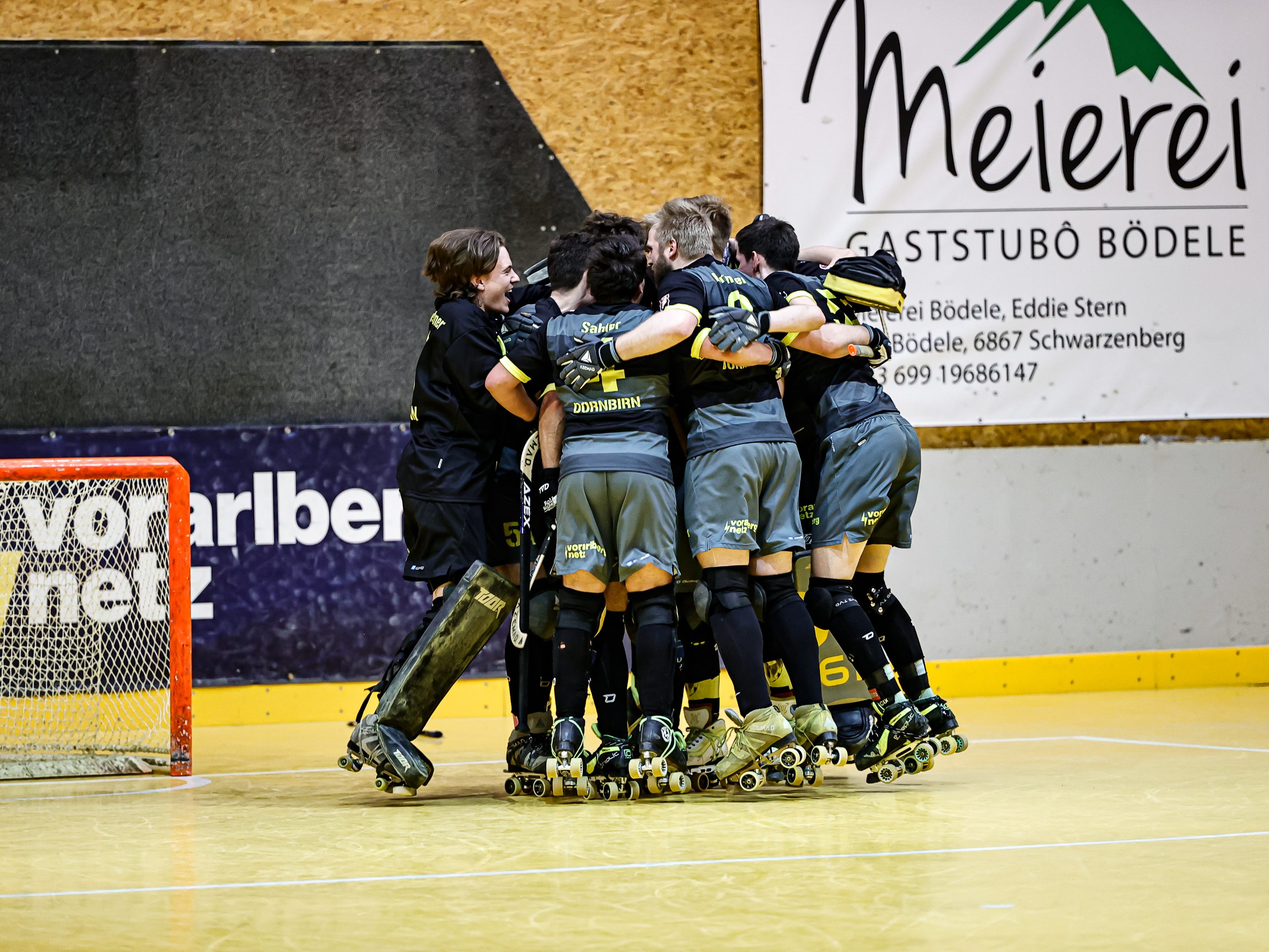 Was für ein Wochenende für den RHC Dornbirn - nach dem Sieg in Wolfurt, feierten die Dornbirner auch in Uri den Klassenerhalt. Was für ein Wochenende für den RHC Dornbirn - nach dem Sieg in Wolfurt, feierten die Dornbirner auch in Uri den Klassenerhalt.