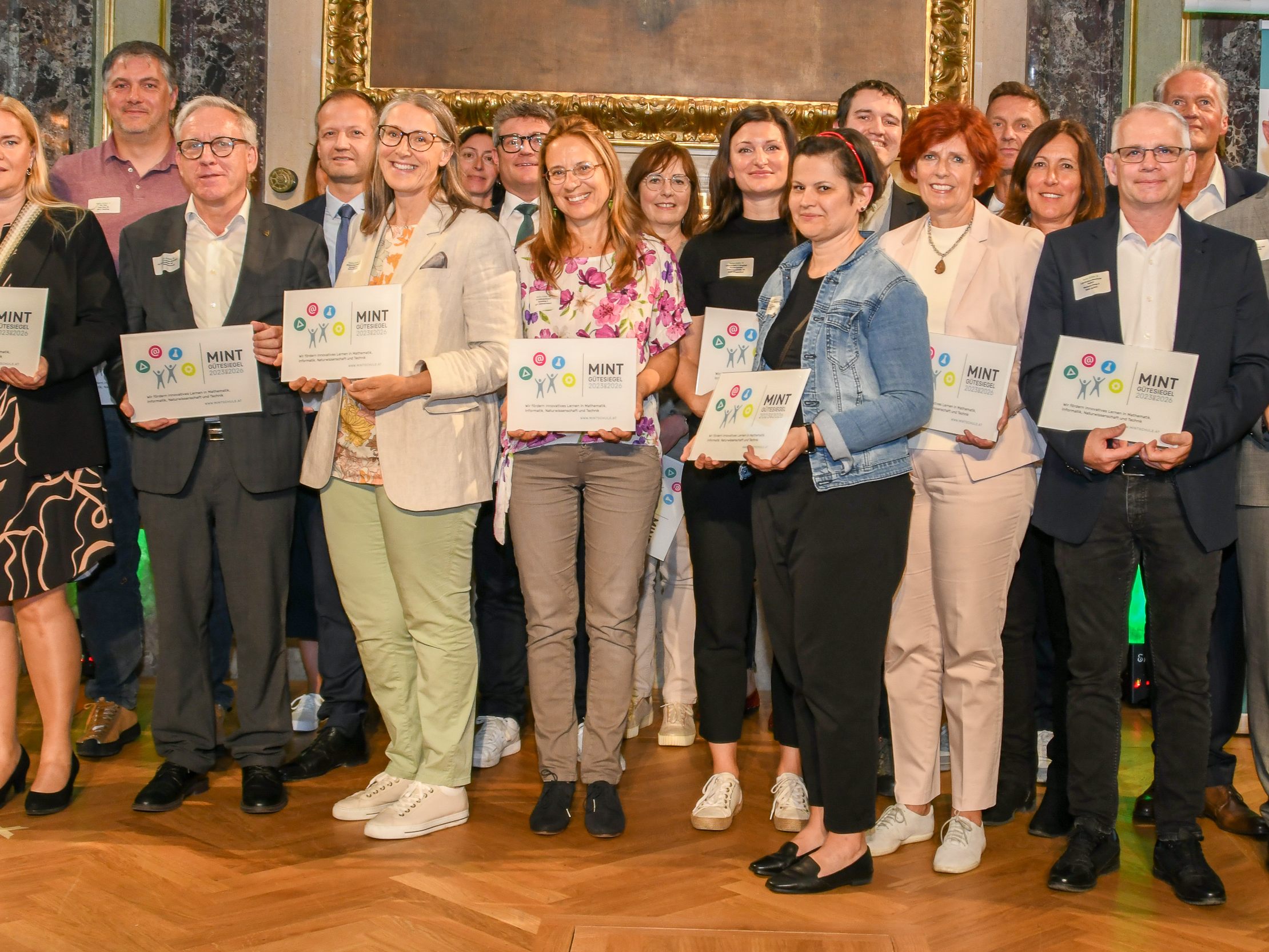 Das Team der HTL Dornbirn freute sich über die Auszeichnung als MINT-Schule. Das Team der HTL Dornbirn freute sich über die Auszeichnung als MINT-Schule.