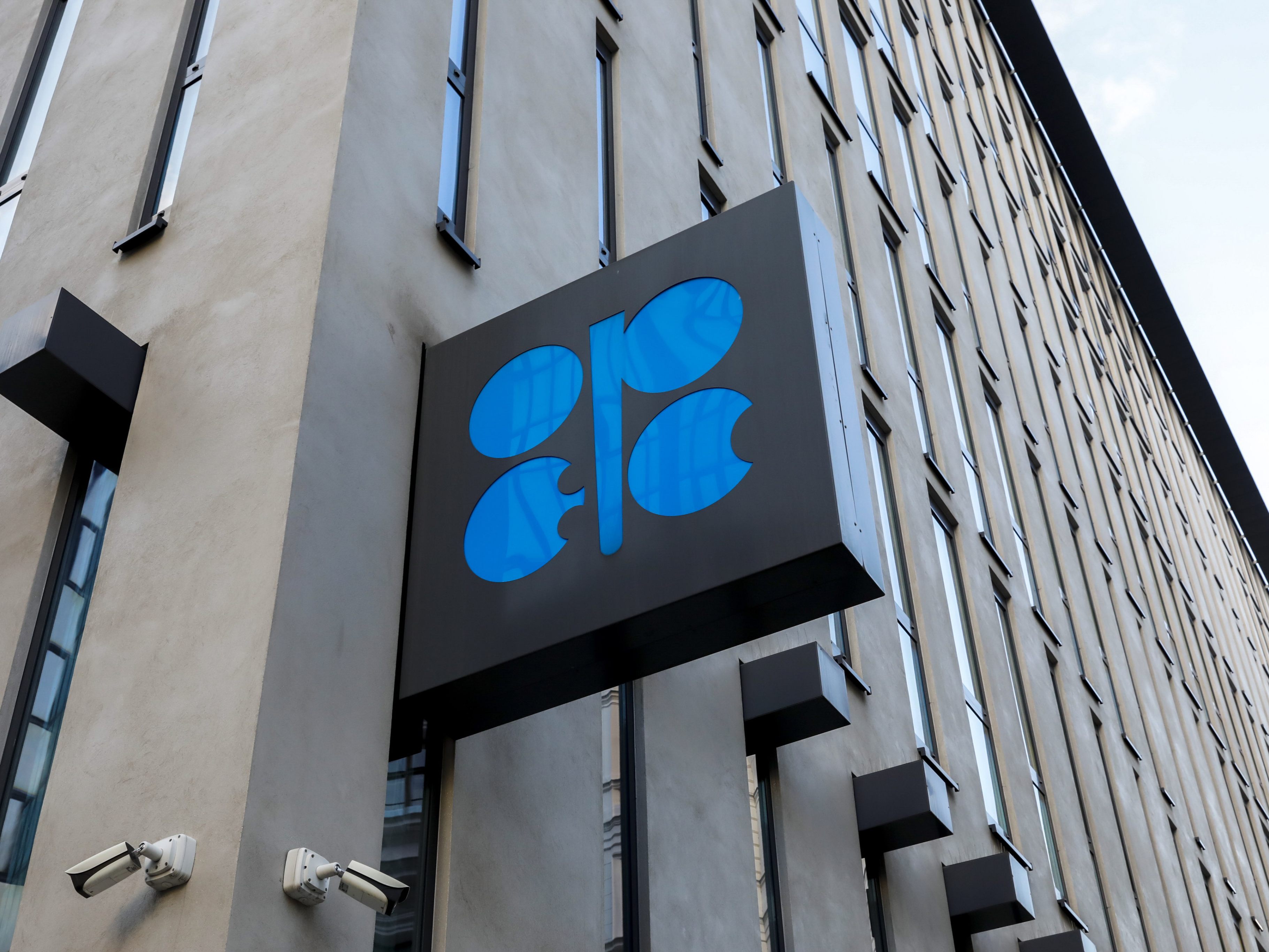 Reporter von Reuters, Bloomberg und WSJ erhielten bei einer OPEC-Veranstaltung keine Akkreditierung.