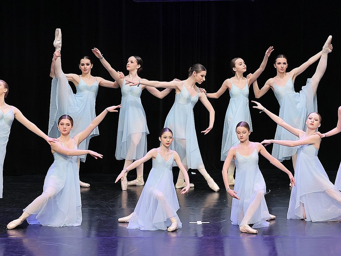 Am 1. Juli zeigt die Dance Art School wieder ihre Vielfältigkeit in Sachen Tanzausbildung. Am 1. Juli zeigt die Dance Art School wieder ihre Vielfältigkeit in Sachen Tanzausbildung.