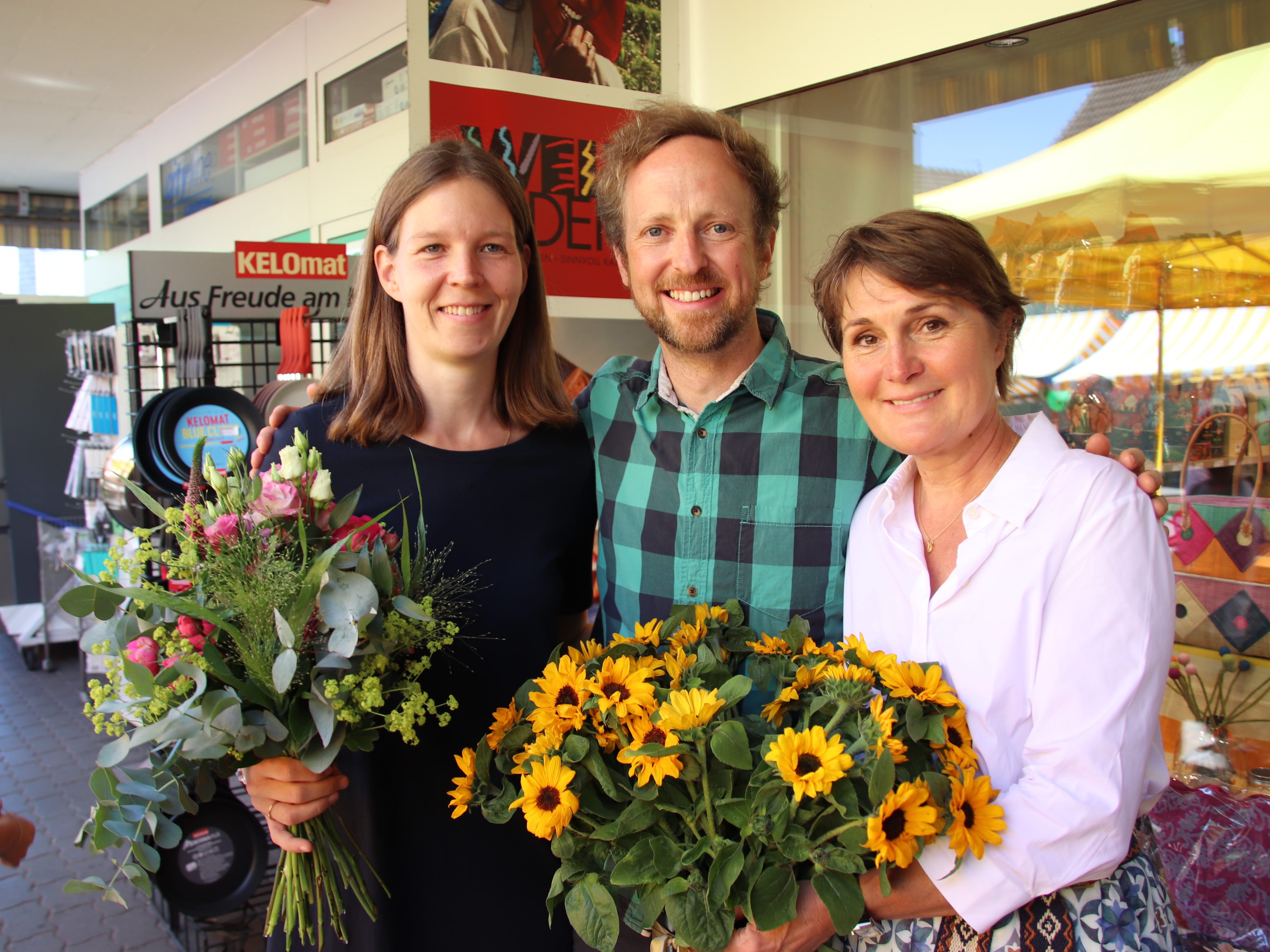 Weltladen-GF Simone Wolf, „Welt-Fair-Eins“-Obmann Klemens Thaler und Vizebgm. Angelika Moosbrugger.
