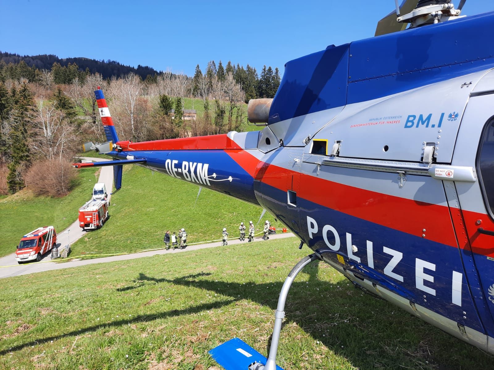 Die Frau musste geborgen werden.