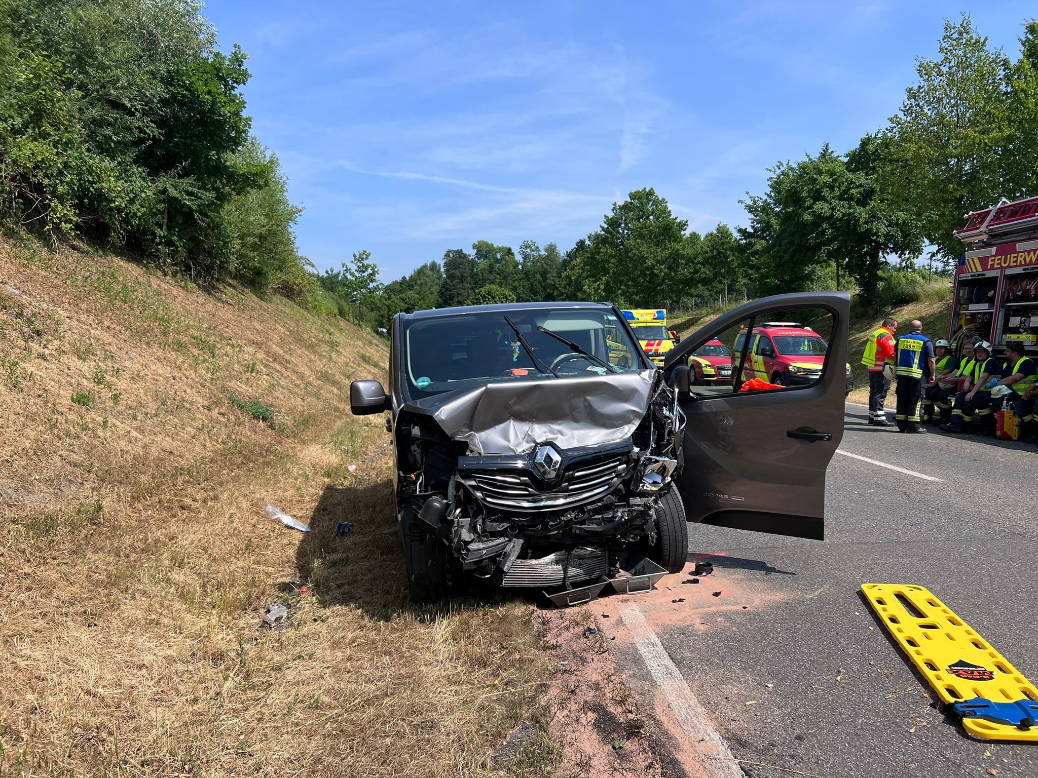 Mehrere Verletzte nach Frontalkollision auf der B31