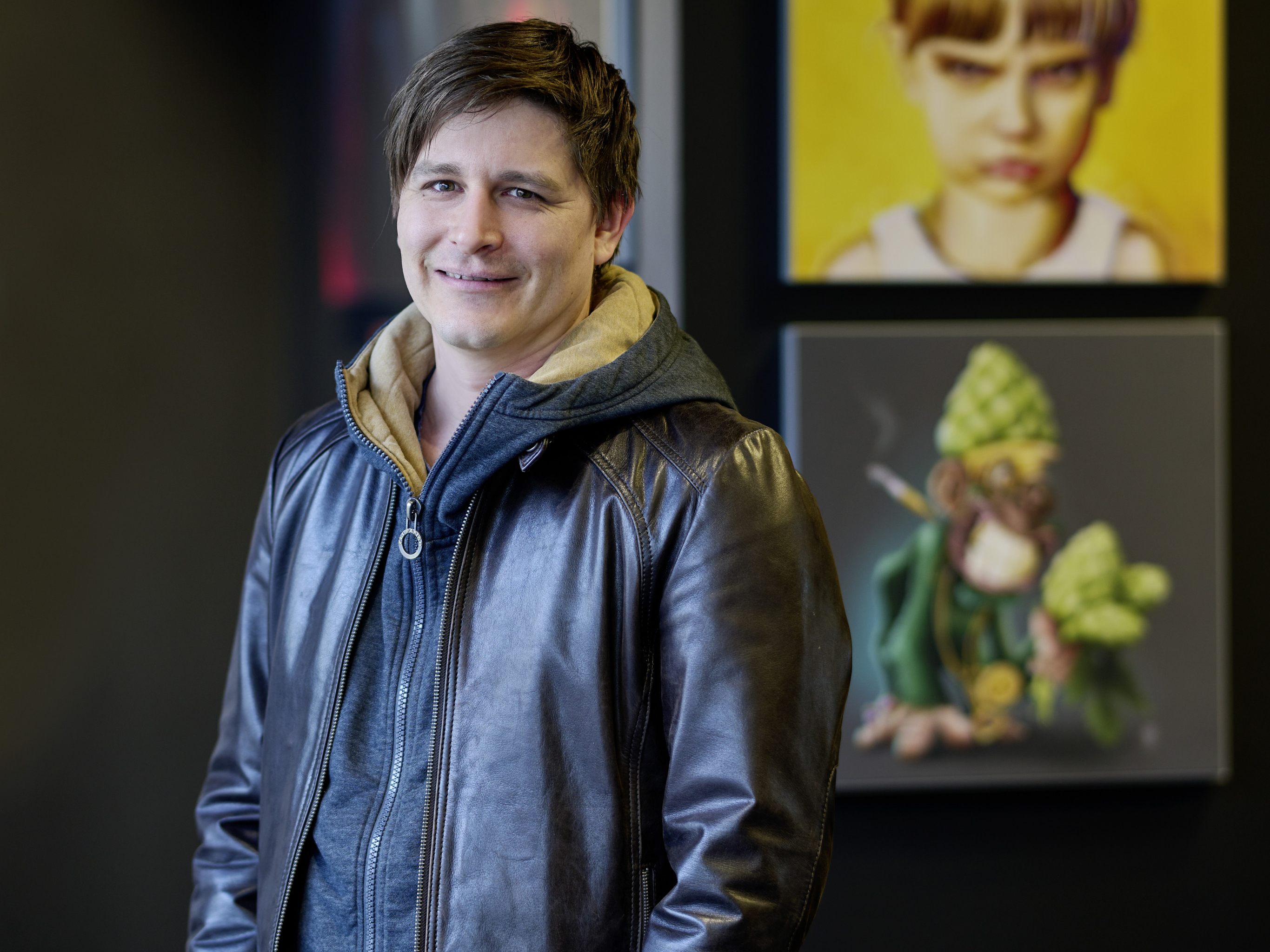 Christoph Hofer präsentiert seine Werke in der Wunderkammer im BOTTA Shop. Christoph Hofer präsentiert seine Werke in der Wunderkammer im BOTTA Shop.