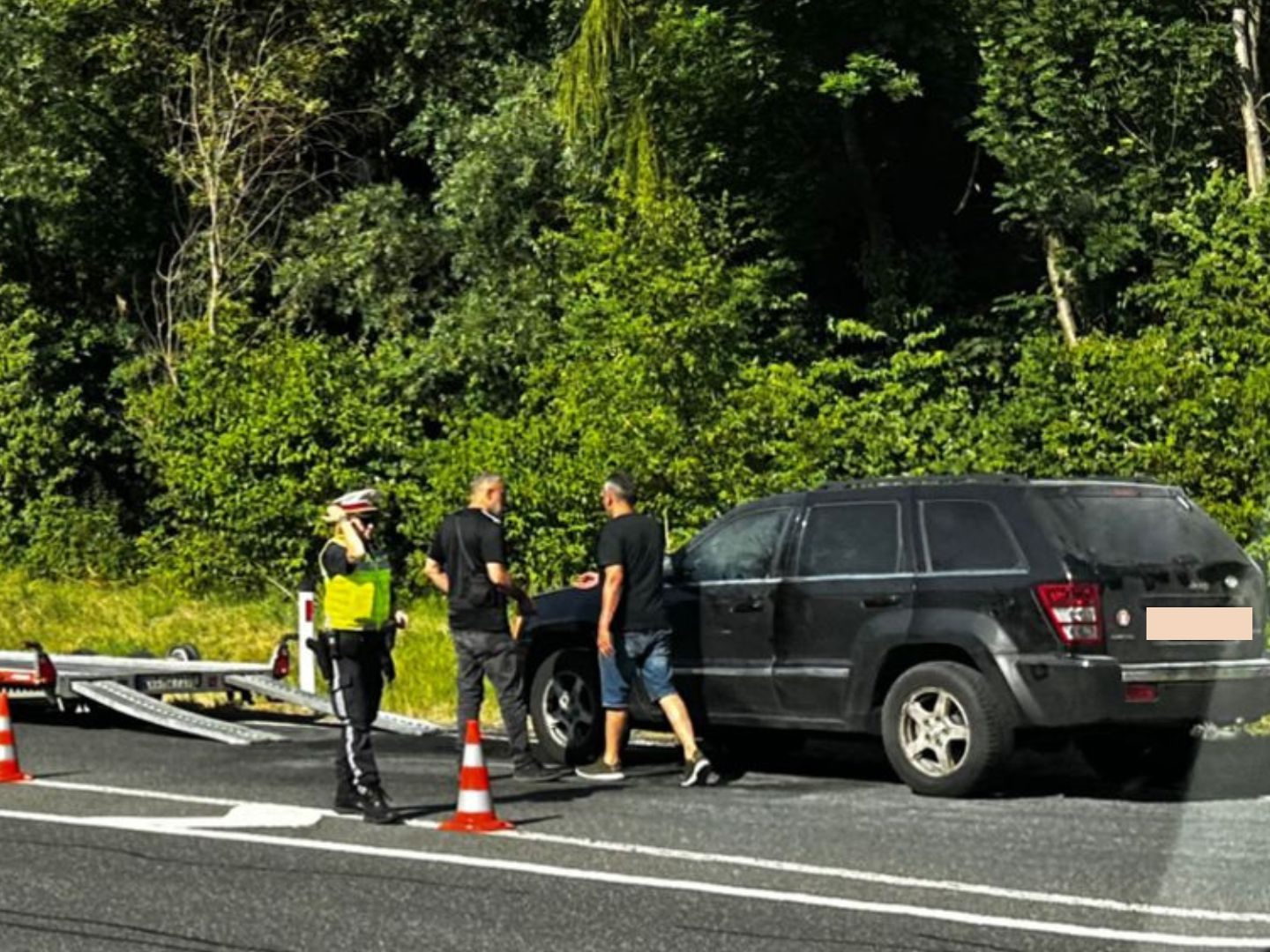 Fahrzeubrand auf der A14