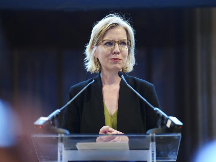 Verkehrsministerin Leonore Gewessler (Grüne) kündigte Gespräche mit Italien zum Thema Transit an. Verkehrsministerin Leonore Gewessler (Grüne) kündigte Gespräche mit Italien zum Thema Transit an.