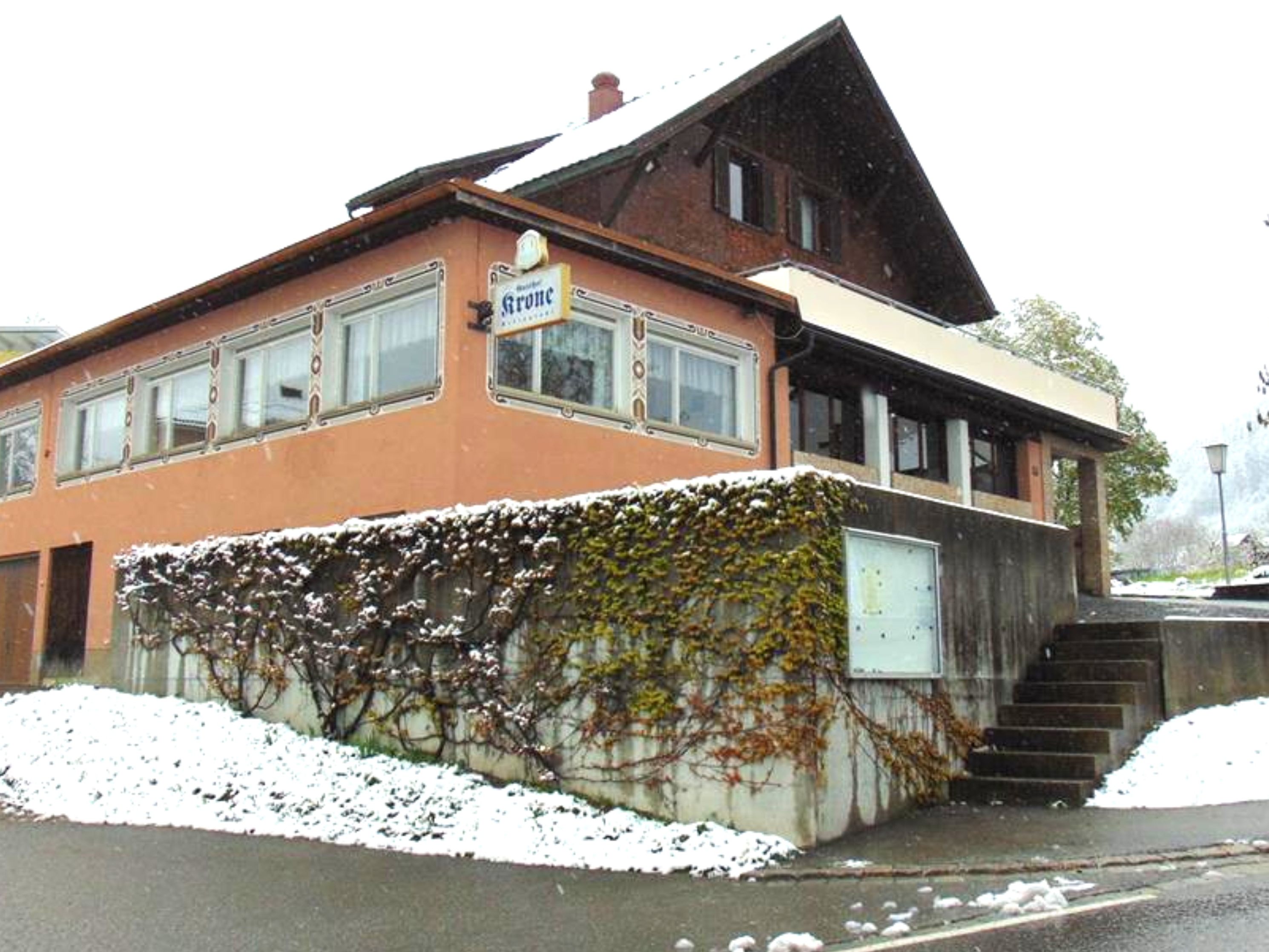 Auch eine HTL-Maturagruppe hat sich der Dafinser Krone angenommen Auch eine HTL-Maturagruppe hat sich der Dafinser Krone angenommen