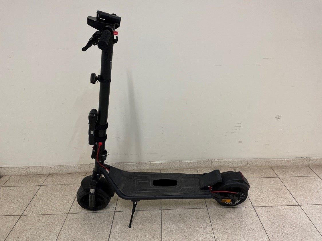 Die Wiener Polizei stellte gestohlene E-Scooter sicher.