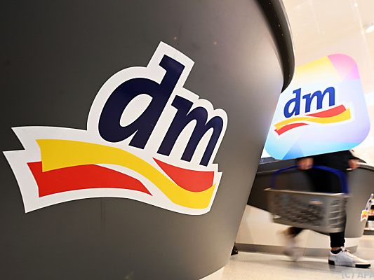 Drogeriemarktkette dm will Produkte weiter als "klimaneutral" bewerben